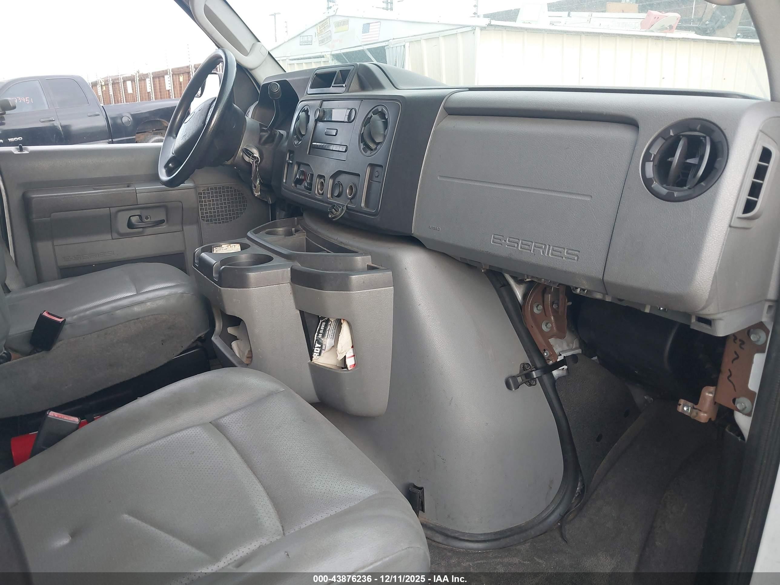 2010 Ford E-150 Commercial/recreational White vin: 1FTNE1EW1ADA69221