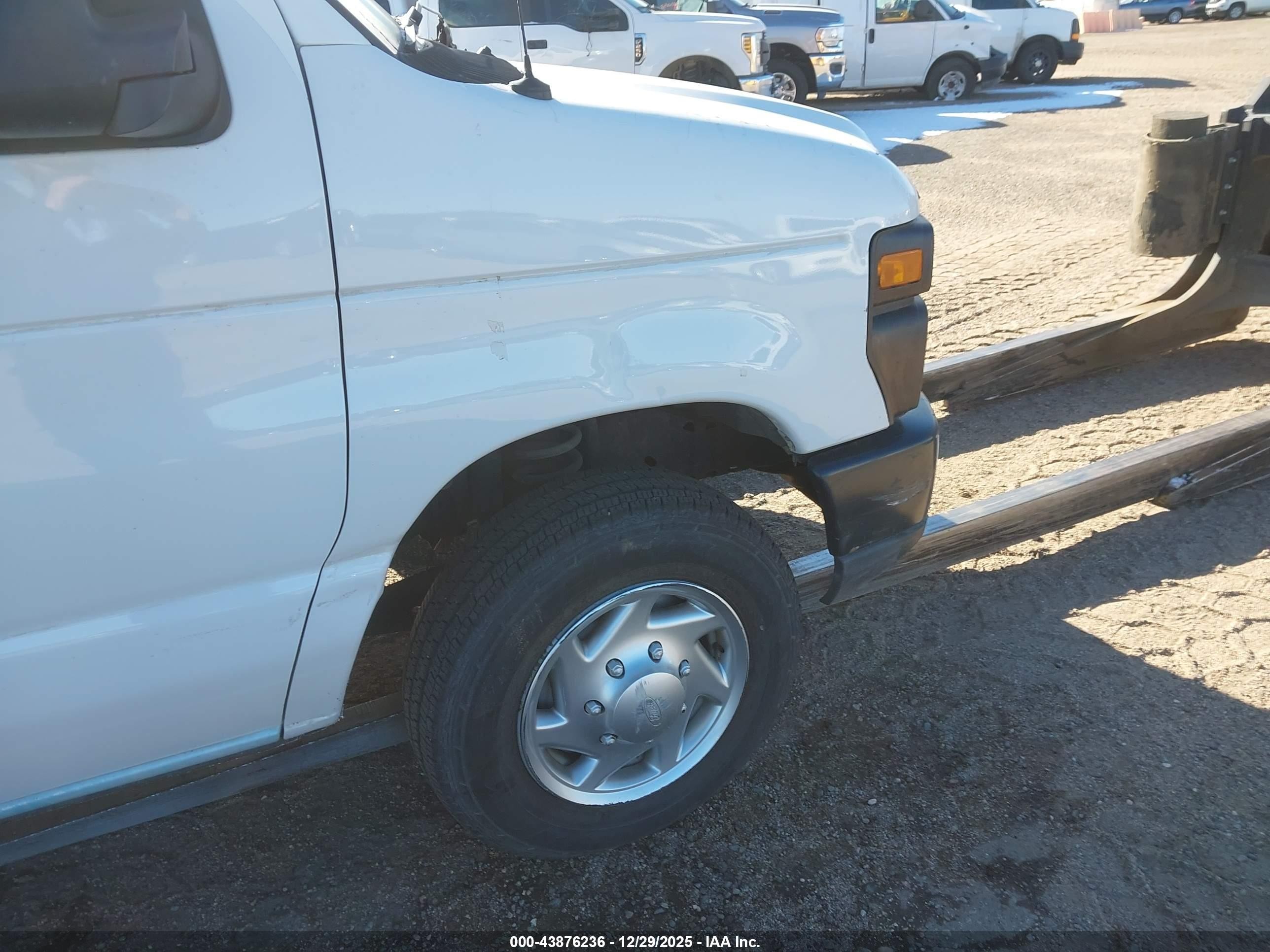 2010 Ford E-150 Commercial/recreational White vin: 1FTNE1EW1ADA69221