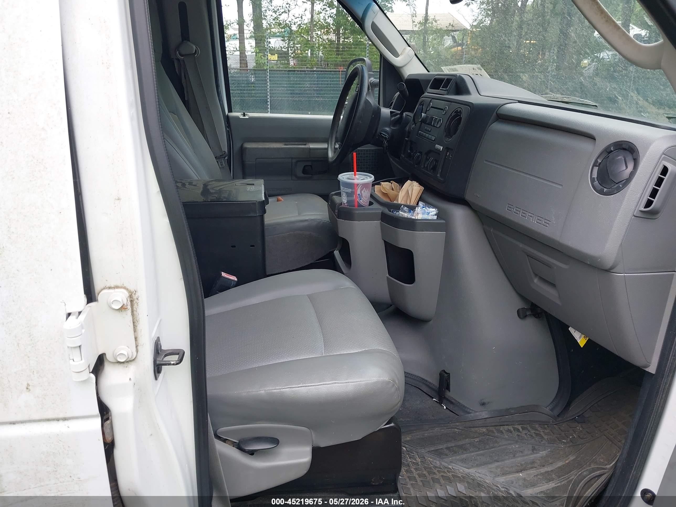 2014 Ford E-150 Commercial White vin: 1FTNE1EW1EDA35334
