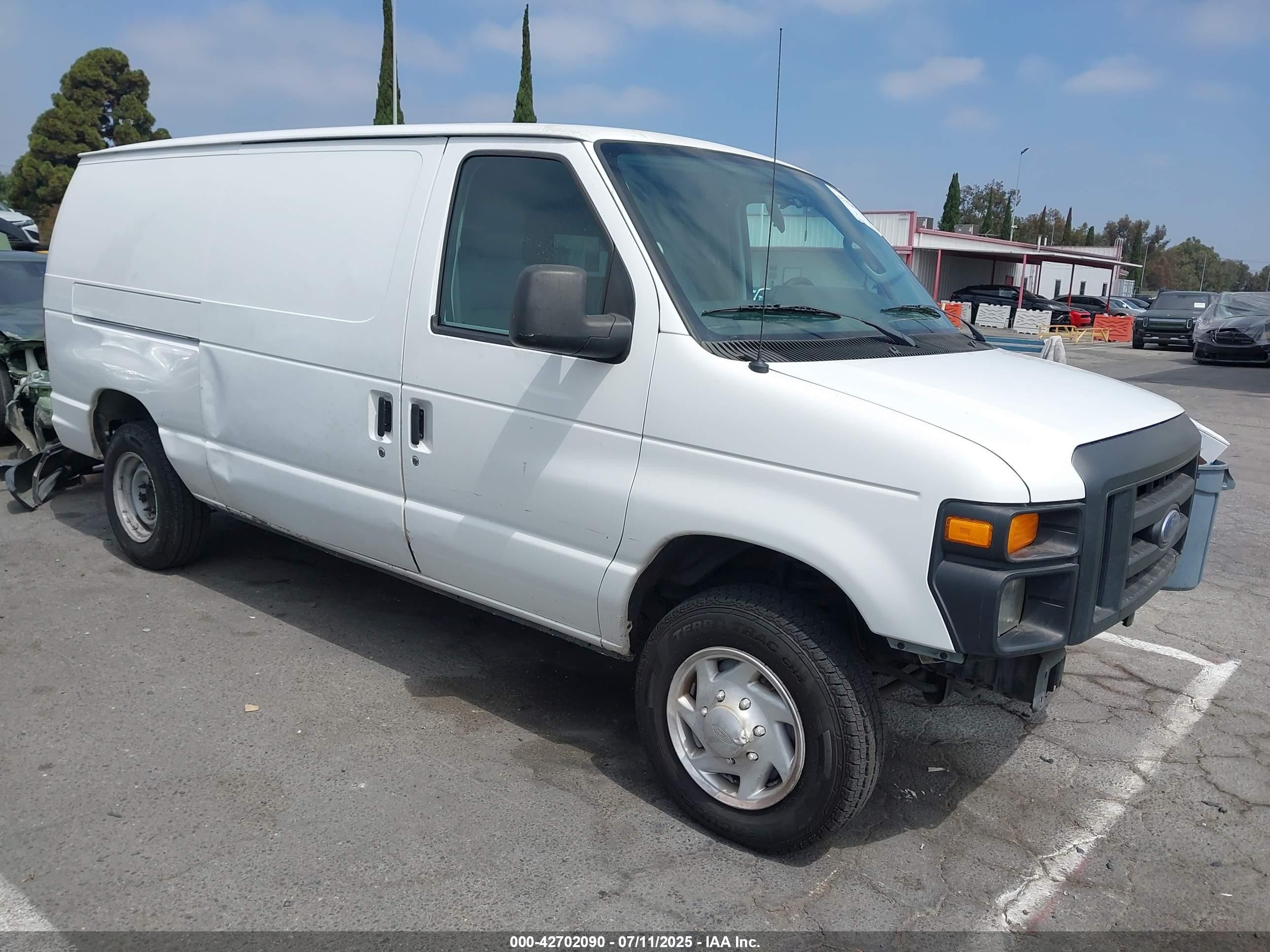 2010 Ford E-150 Commercial/recreational Белый vin: 1FTNE1EW2ADA37006