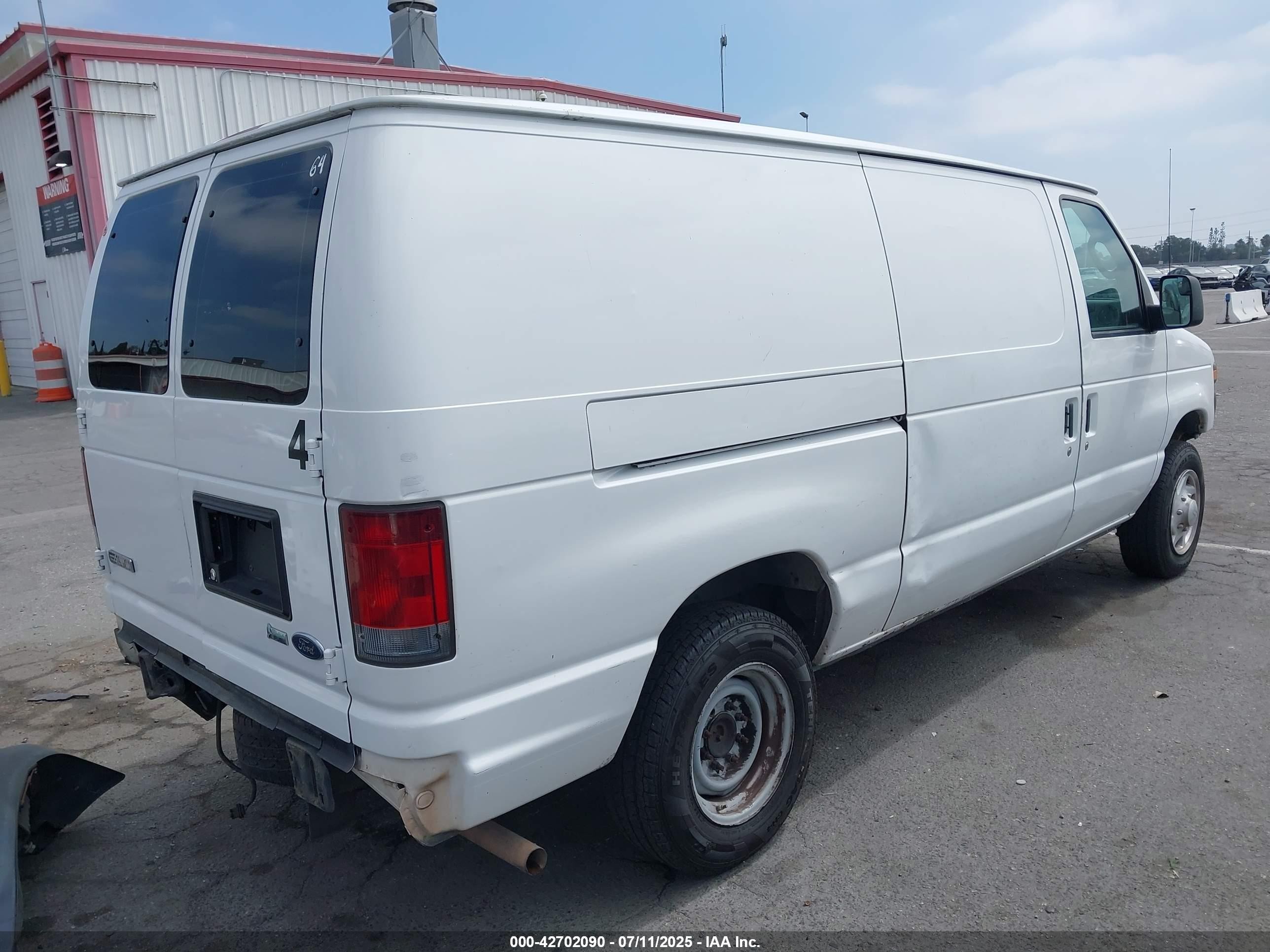 2010 Ford E-150 Commercial/recreational Белый vin: 1FTNE1EW2ADA37006