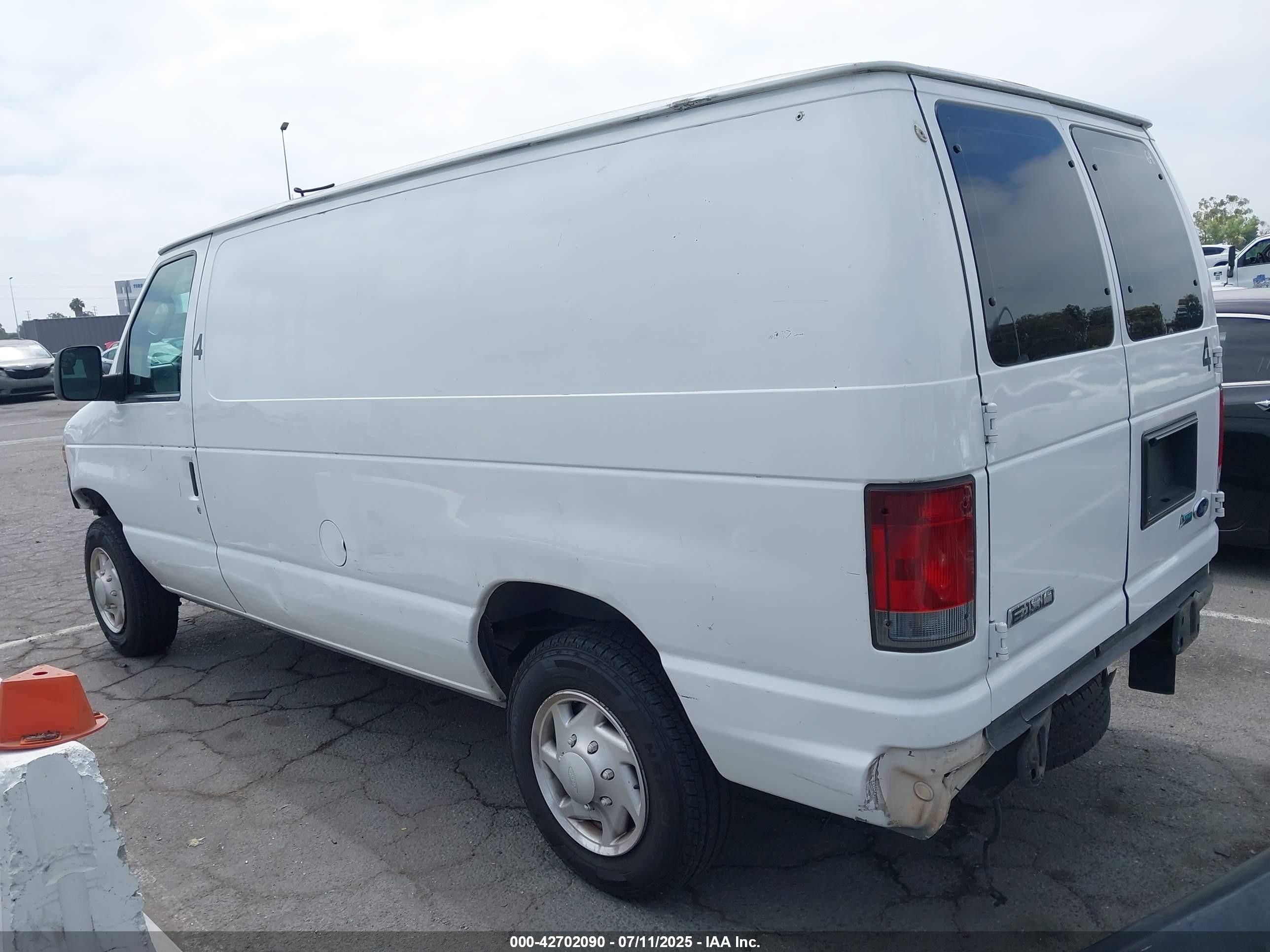 2010 Ford E-150 Commercial/recreational Белый vin: 1FTNE1EW2ADA37006
