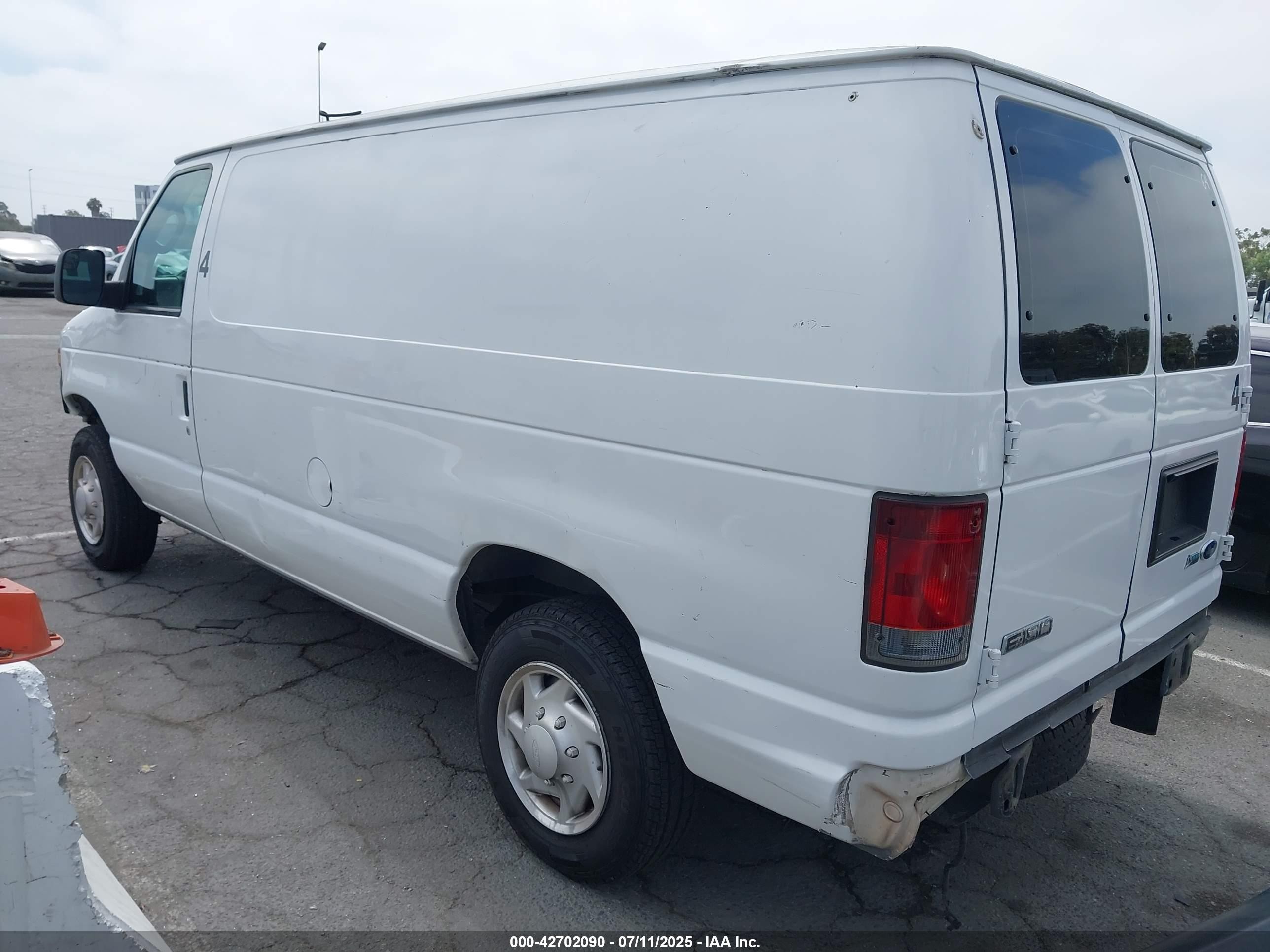 2010 Ford E-150 Commercial/recreational Белый vin: 1FTNE1EW2ADA37006