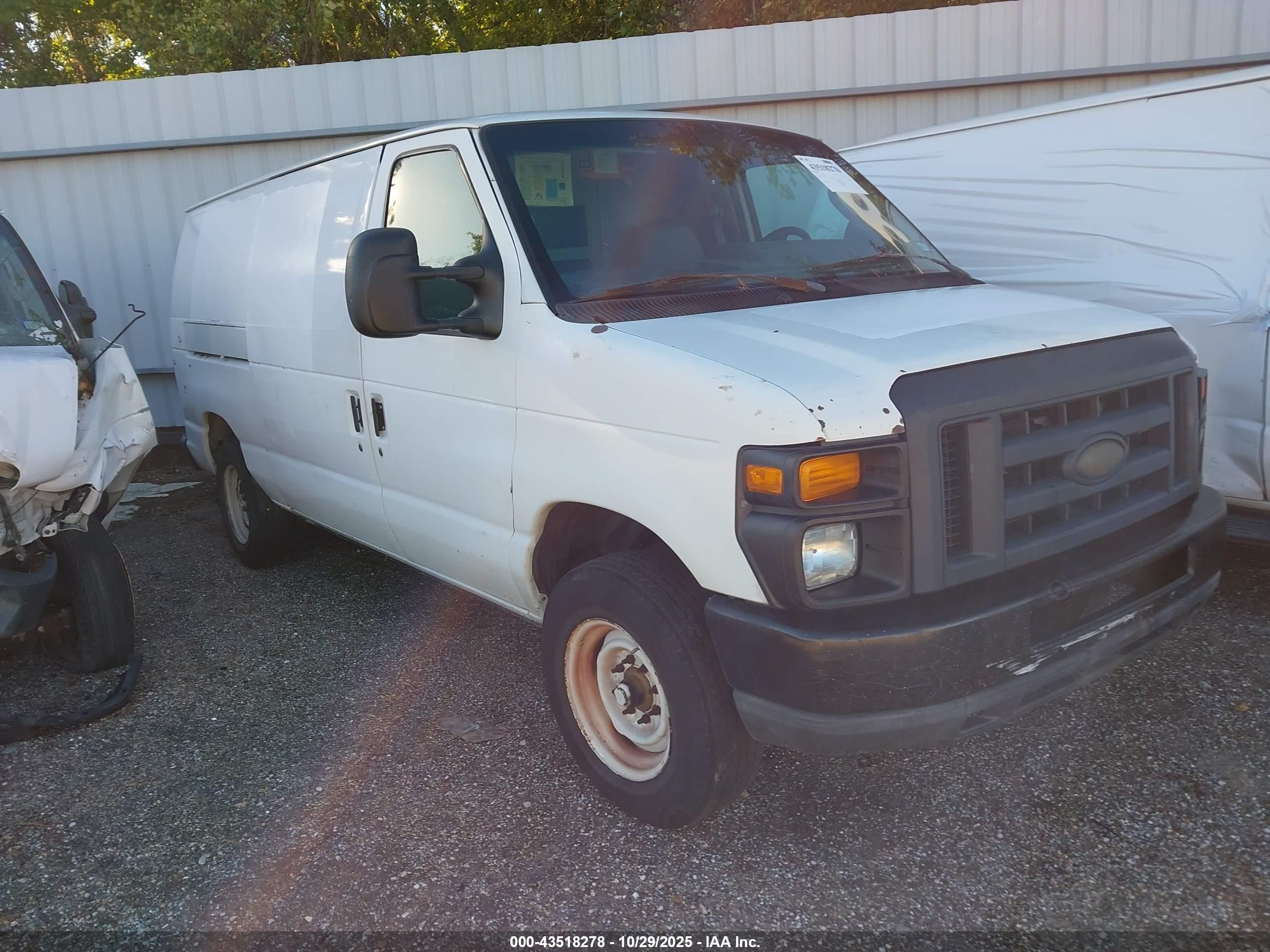 2010 Ford E-150 Commercial/recreational Белый vin: 1FTNE1EW2ADA90630