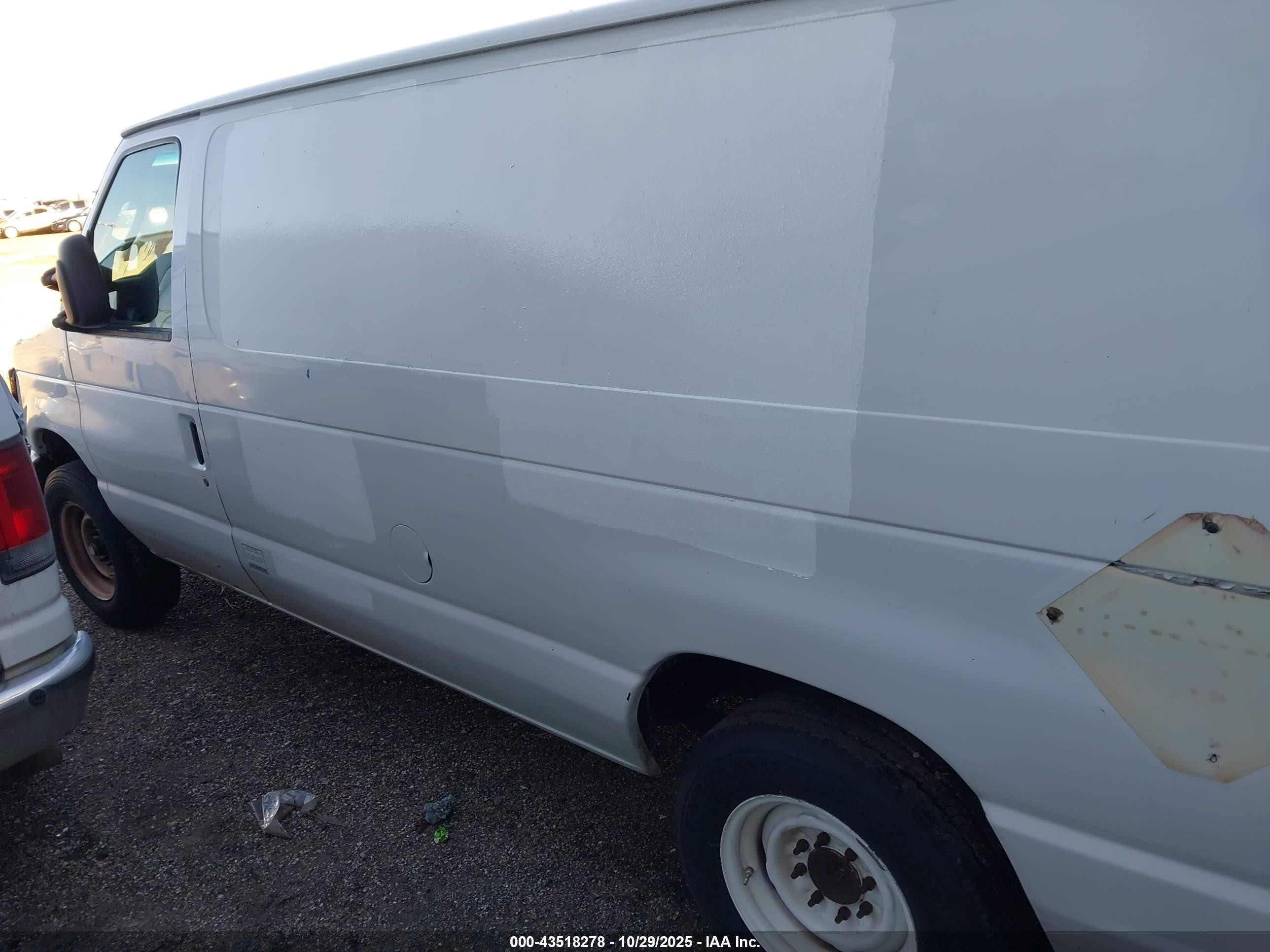 2010 Ford E-150 Commercial/recreational Белый vin: 1FTNE1EW2ADA90630