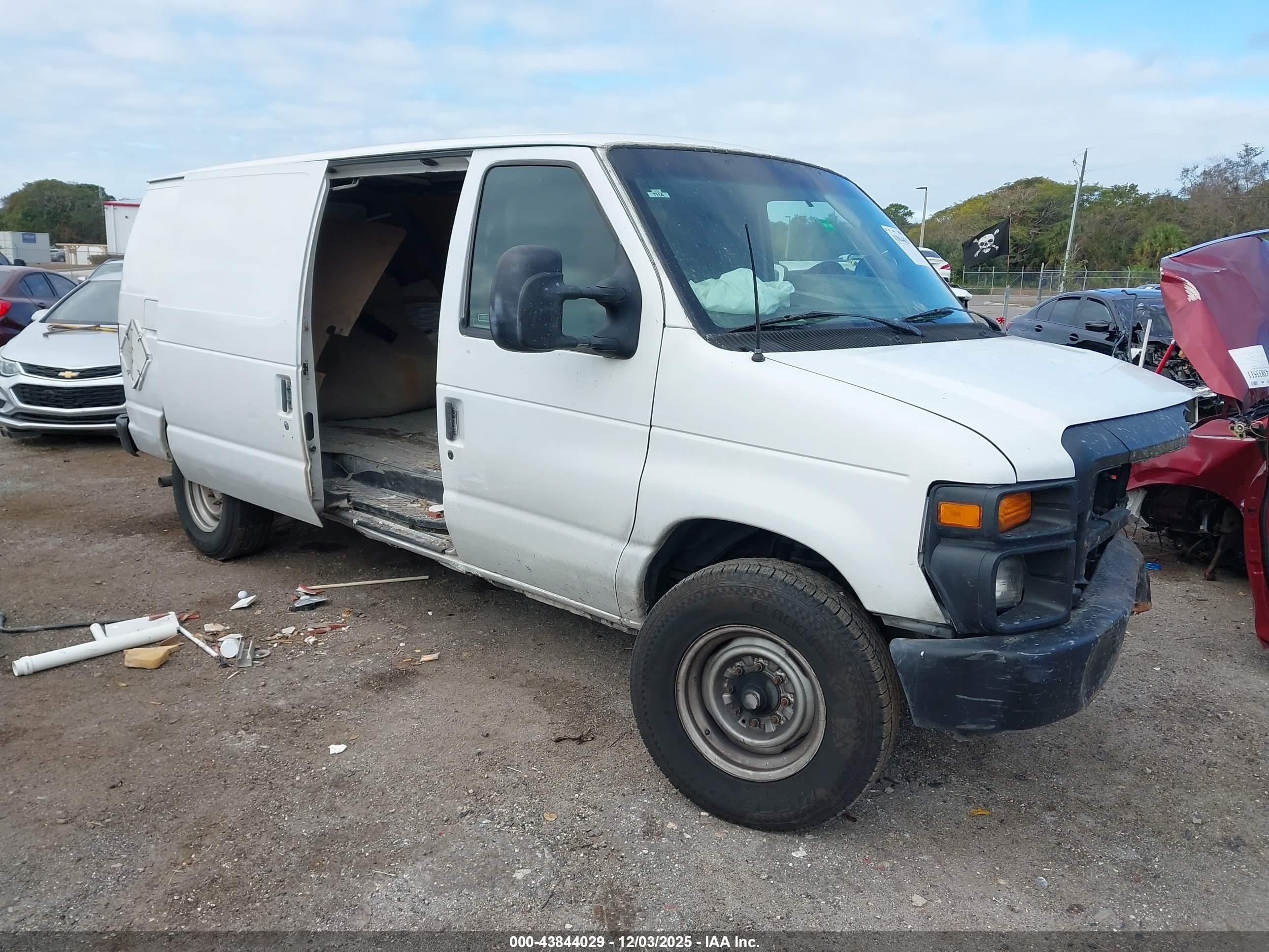 2010 Ford E-150 Commercial/recreational White vin: 1FTNE1EW2ADA91342