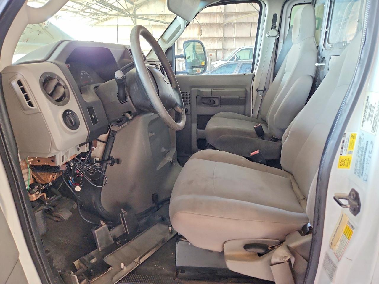2010 Ford Econoline E150 Van White vin: 1FTNE1EW3ADA87915
