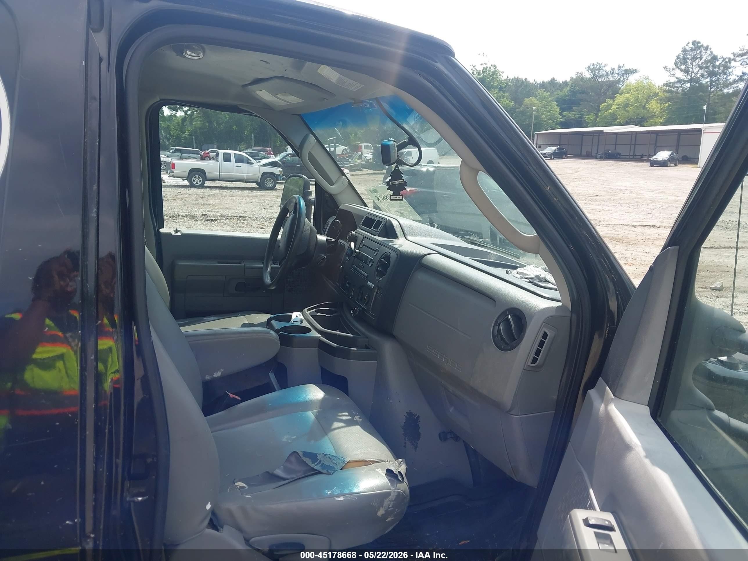 2013 Ford E-150 Commercial Black vin: 1FTNE1EW3DDB19511