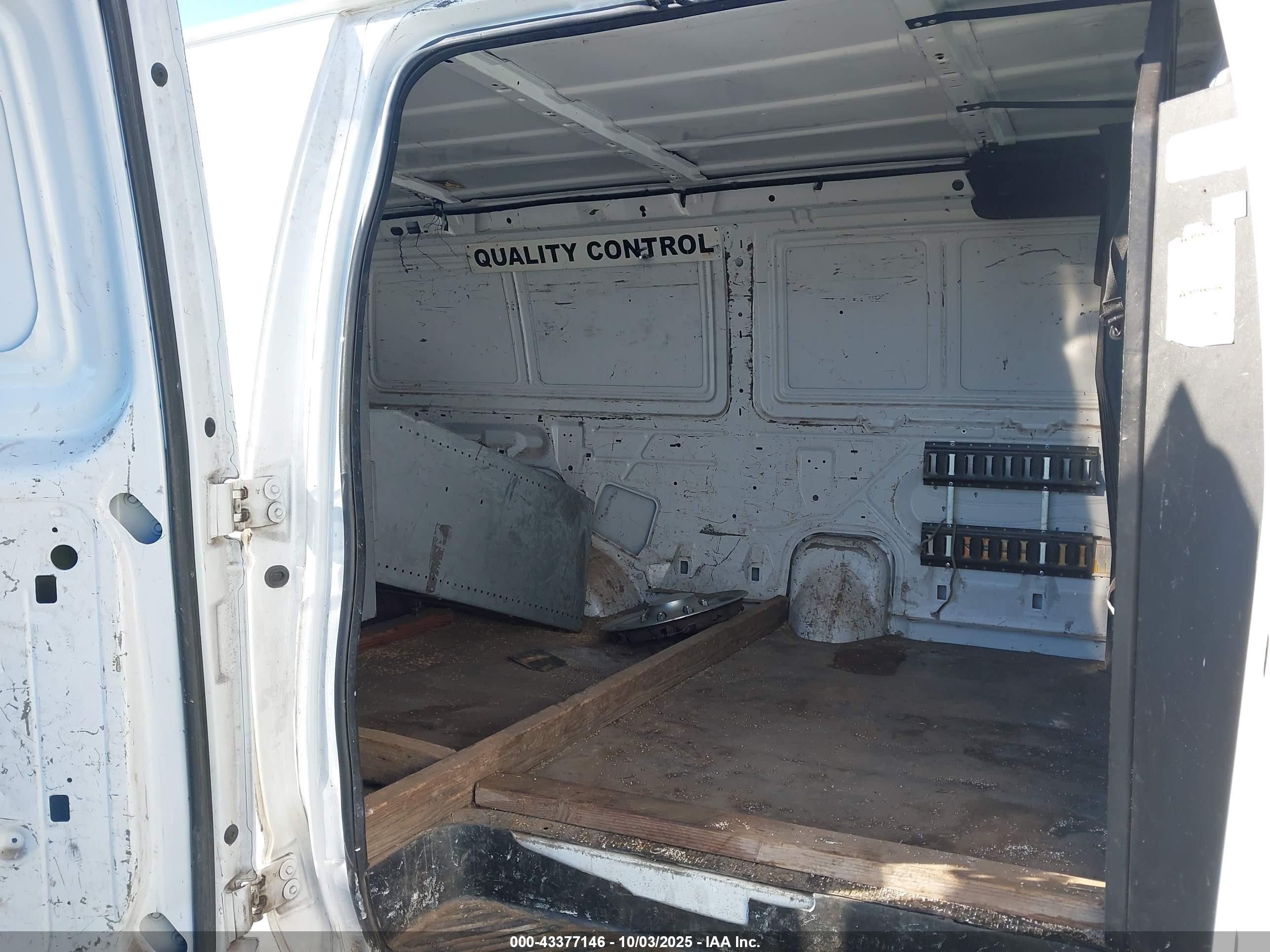 2010 Ford E-150 Commercial/recreational White vin: 1FTNE1EW4ADA38318