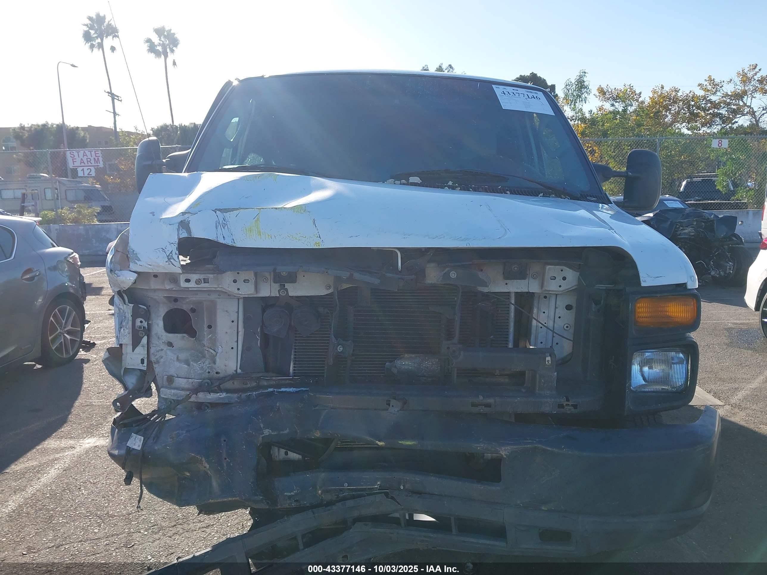 2010 Ford E-150 Commercial/recreational White vin: 1FTNE1EW4ADA38318