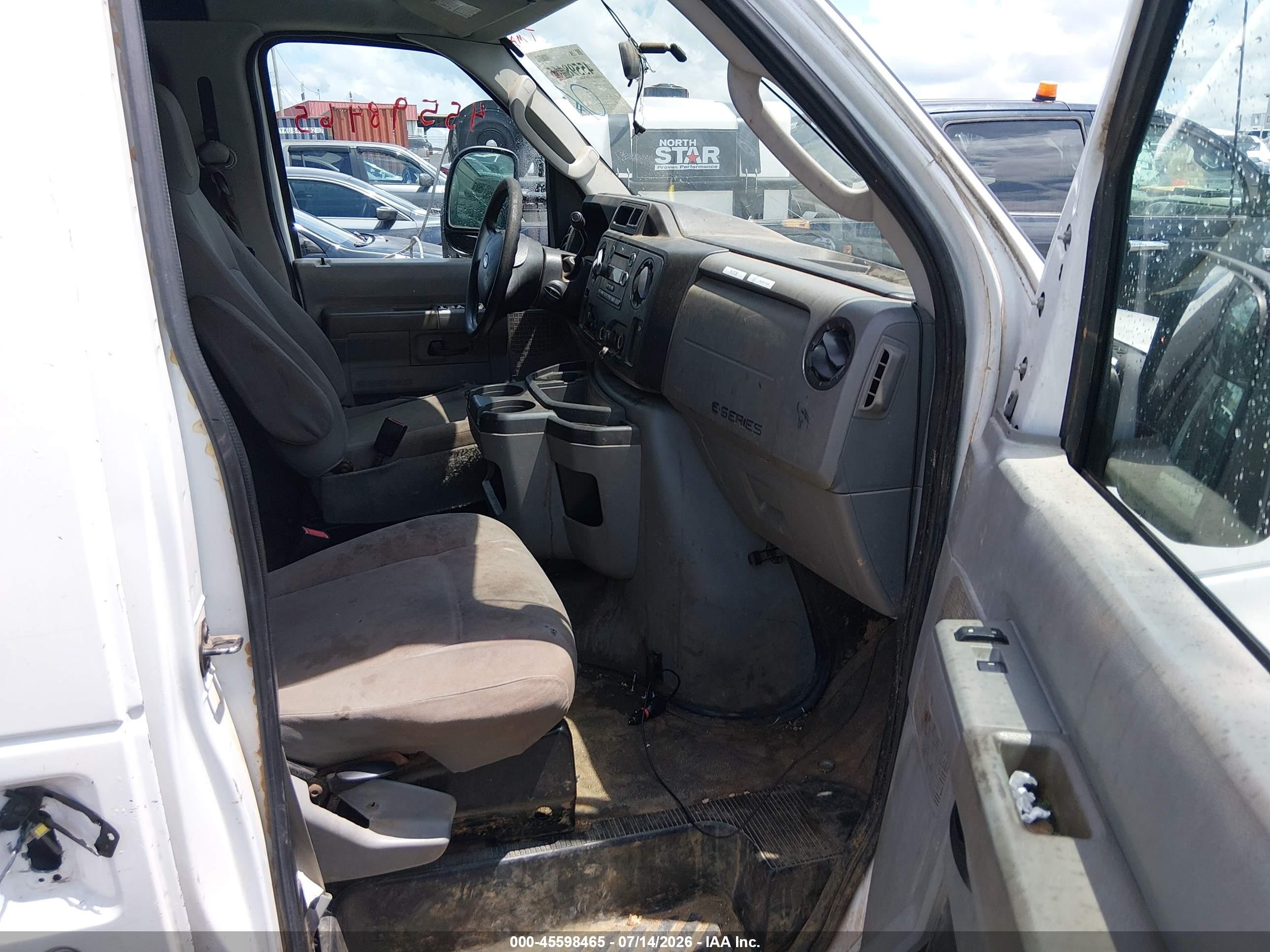 2010 Ford E-150 Commercial White vin: 1FTNE1EW4ADA53319