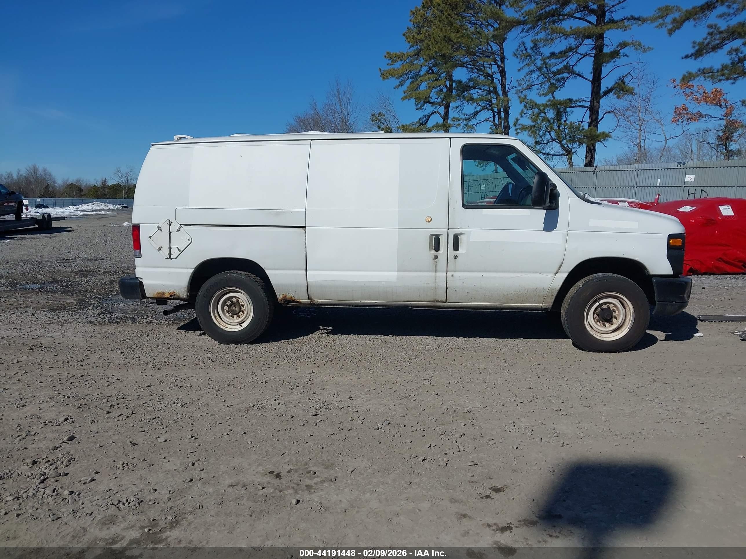 2010 Ford E-150 Commercial/recreational White vin: 1FTNE1EW4ADA91133