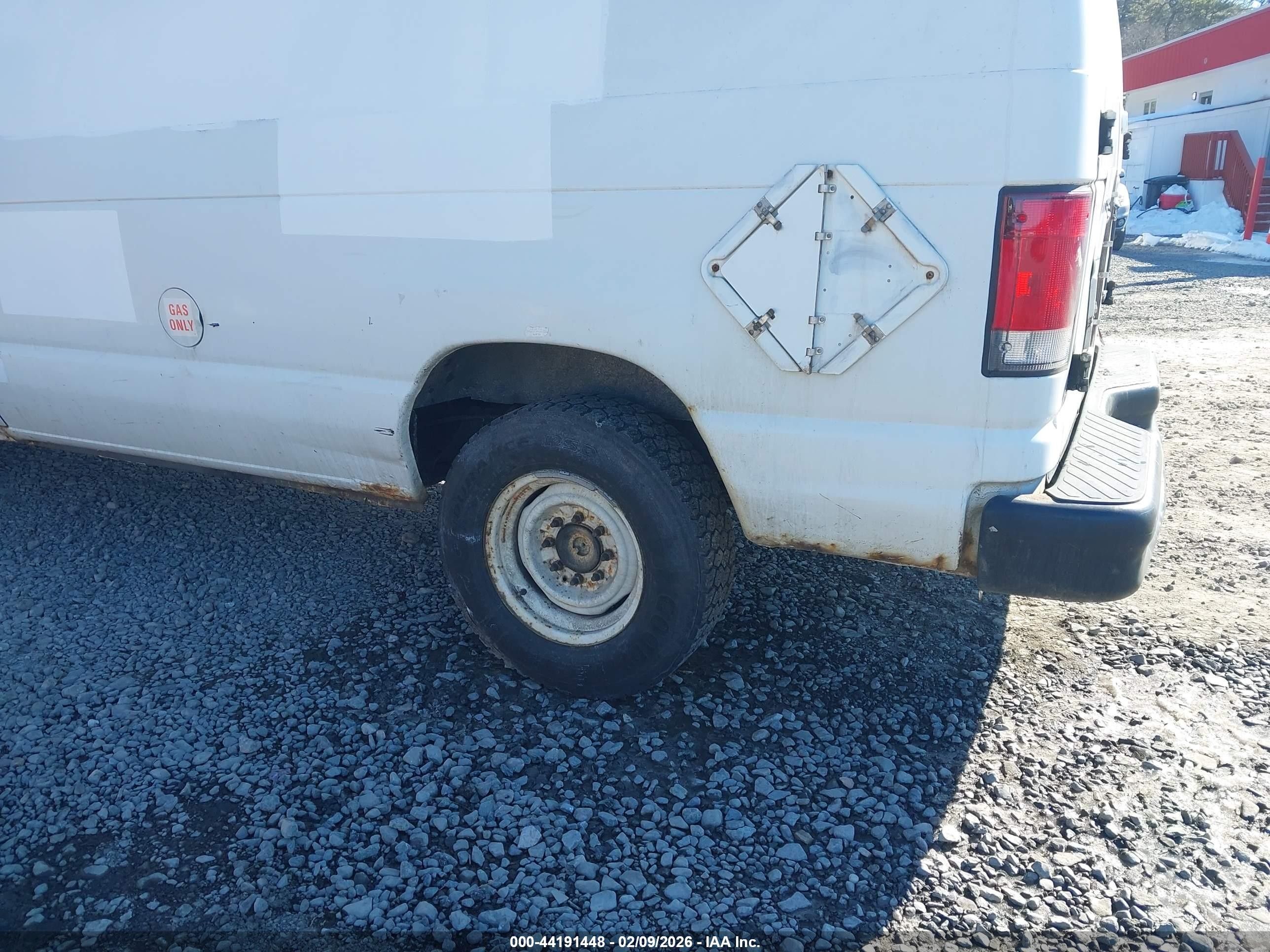 2010 Ford E-150 Commercial/recreational White vin: 1FTNE1EW4ADA91133