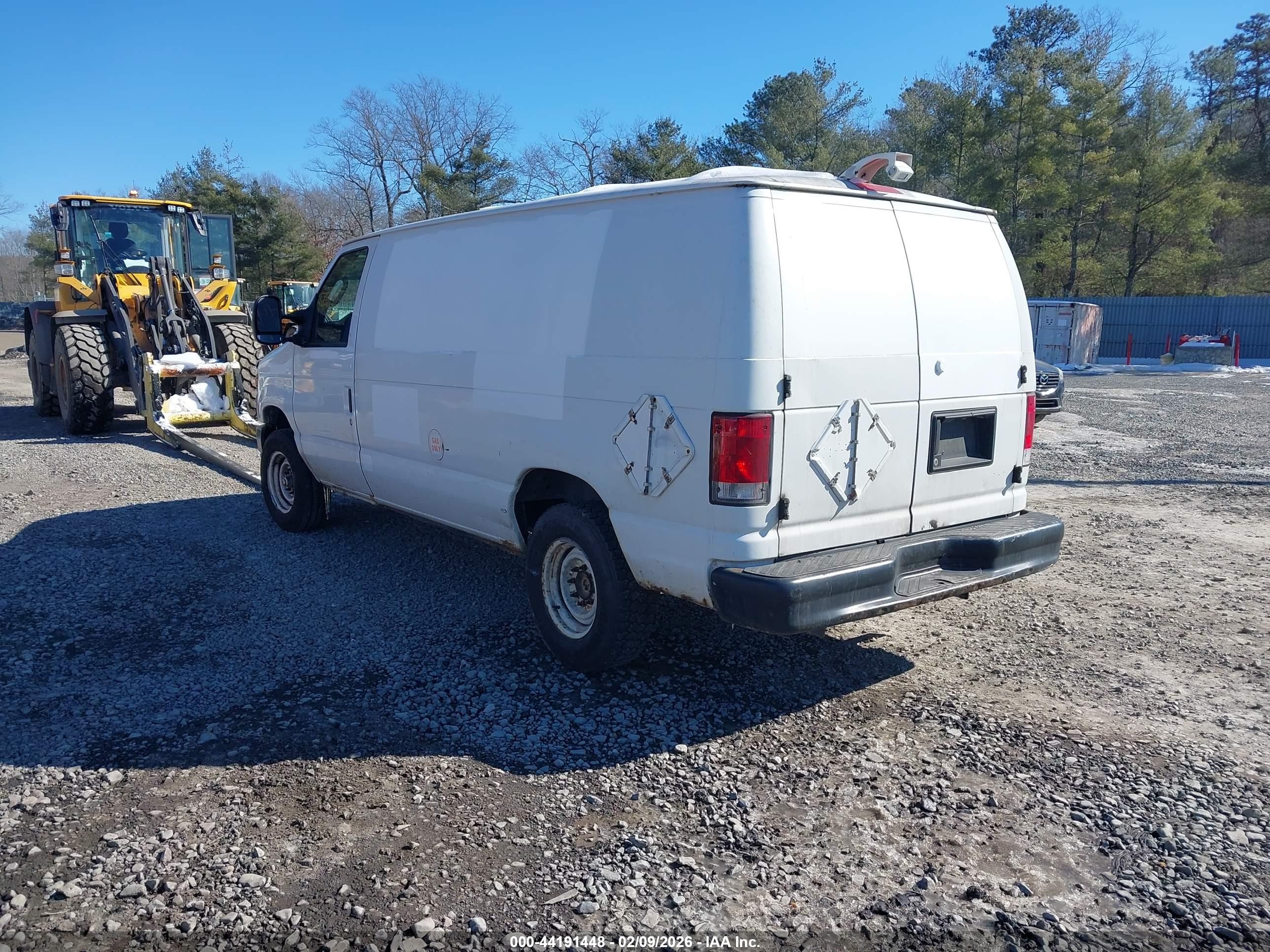 2010 Ford E-150 Commercial/recreational White vin: 1FTNE1EW4ADA91133
