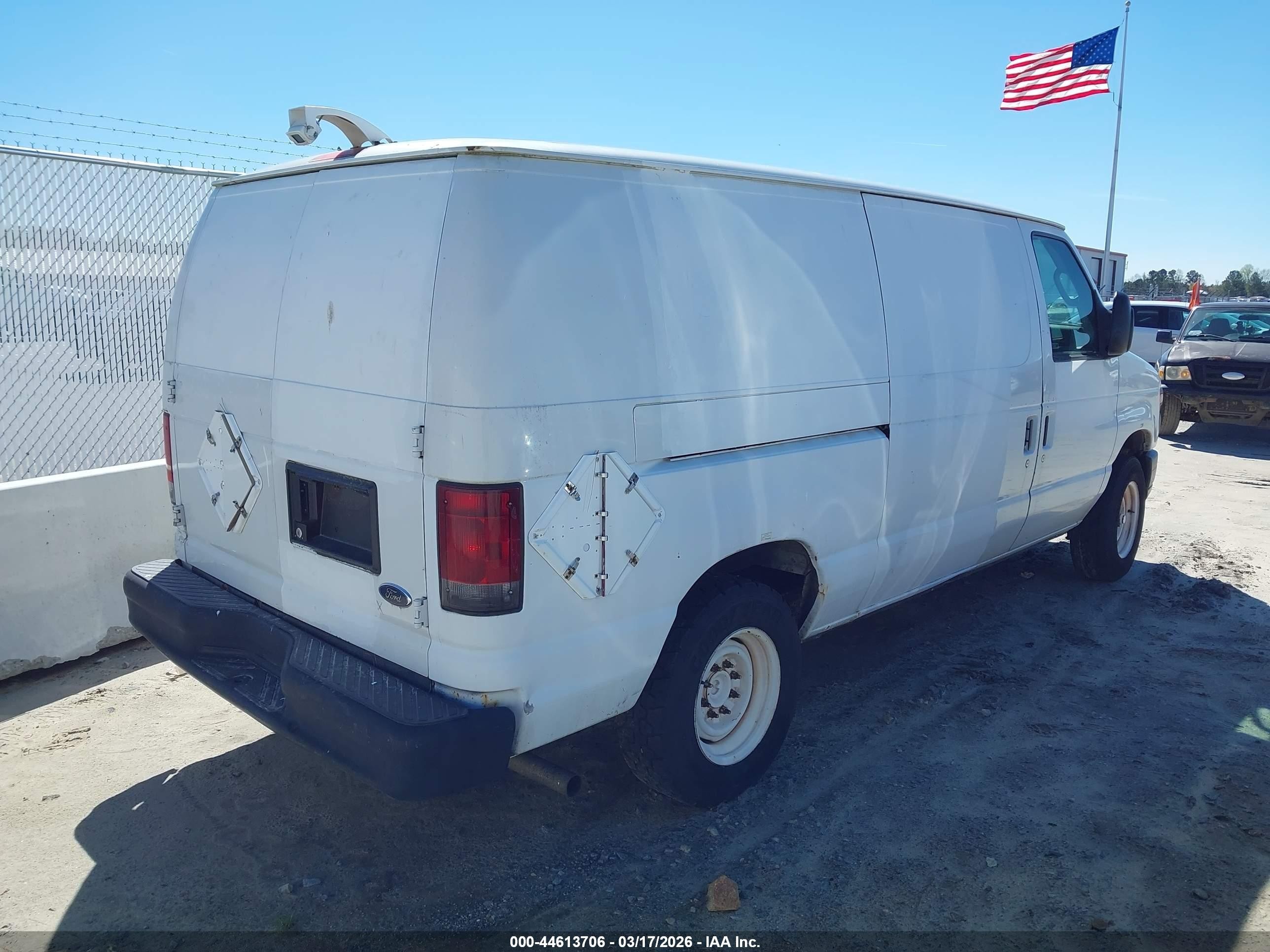 2010 Ford E-150 Commercial/recreational White vin: 1FTNE1EW4ADA91360
