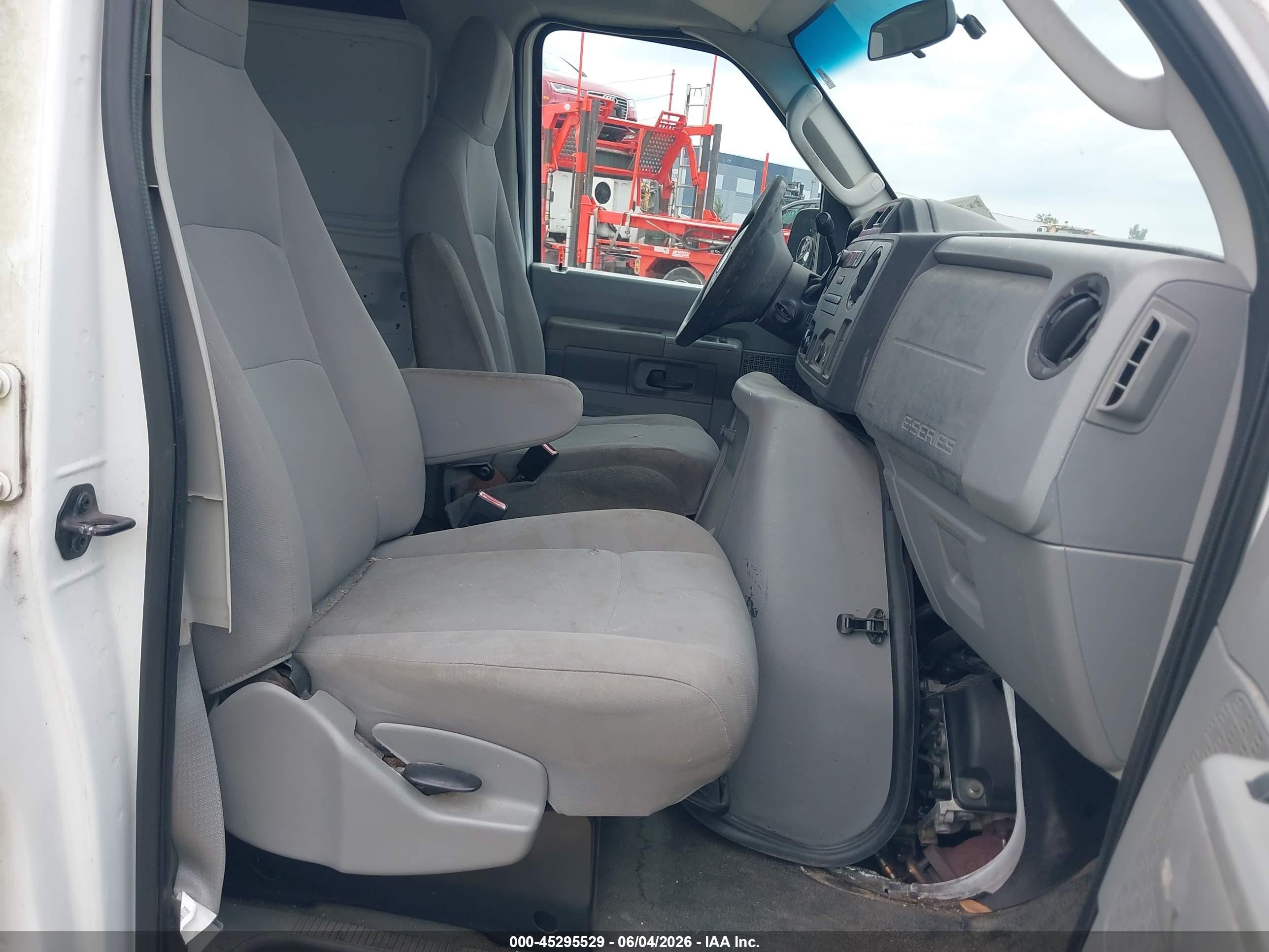 2011 Ford E-150 Commercial White vin: 1FTNE1EW4BDA69523