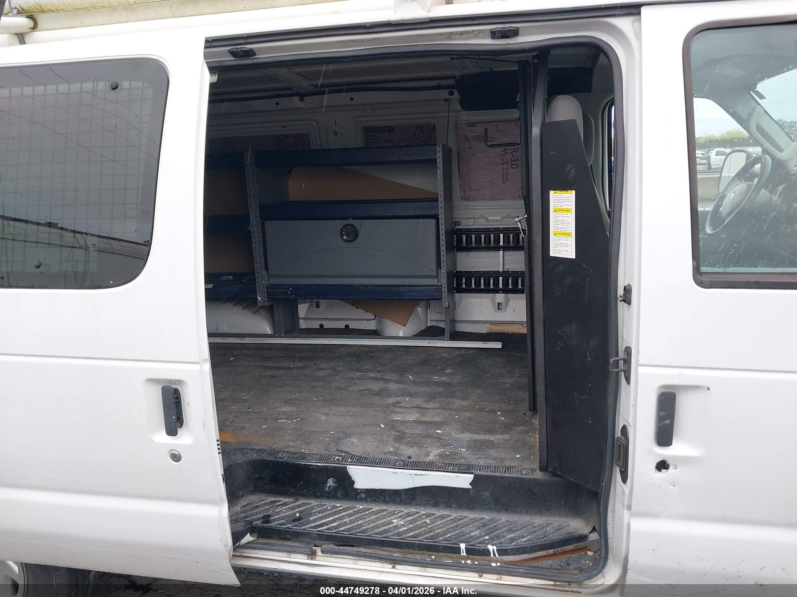 2010 Ford E-150 Commercial/recreational White vin: 1FTNE1EW5ADA59212