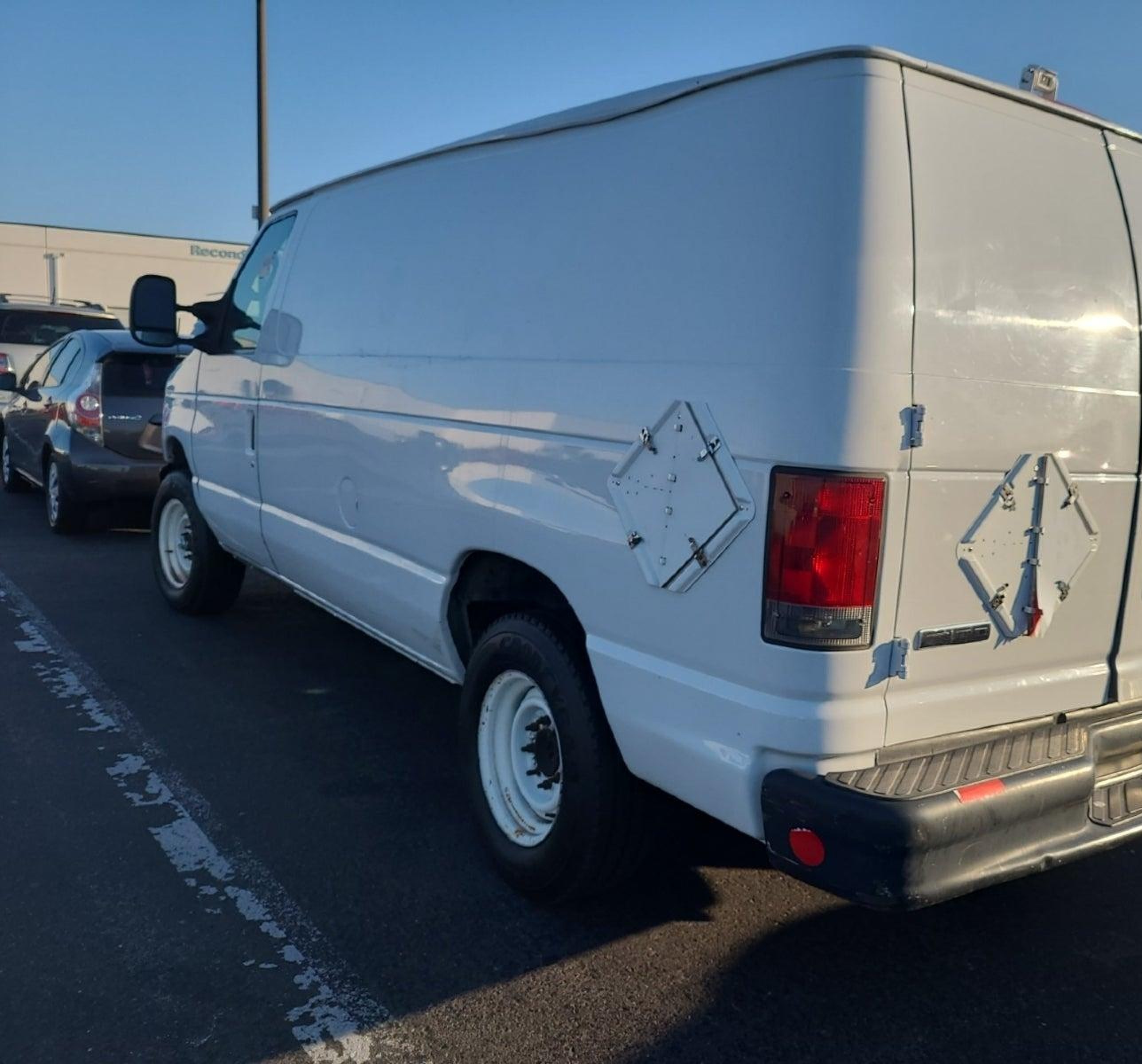 2010 Ford E-150 Commercial vin: 1FTNE1EW5ADA90881