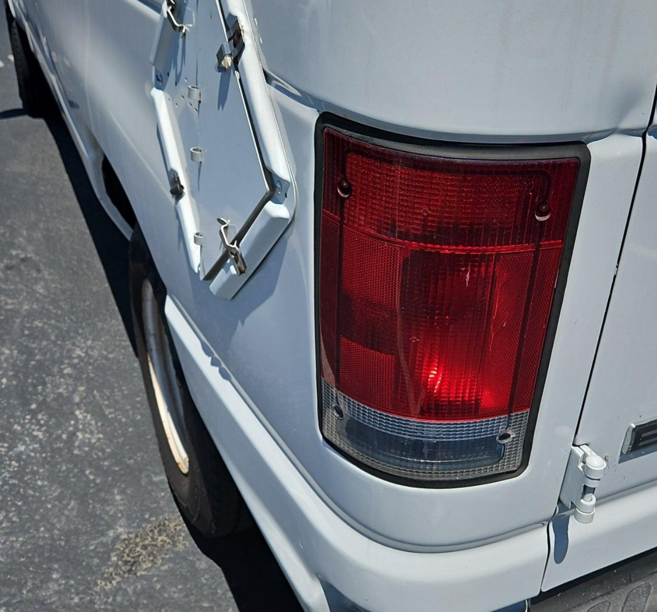 2010 Ford E-150 Commercial vin: 1FTNE1EW5ADA90881