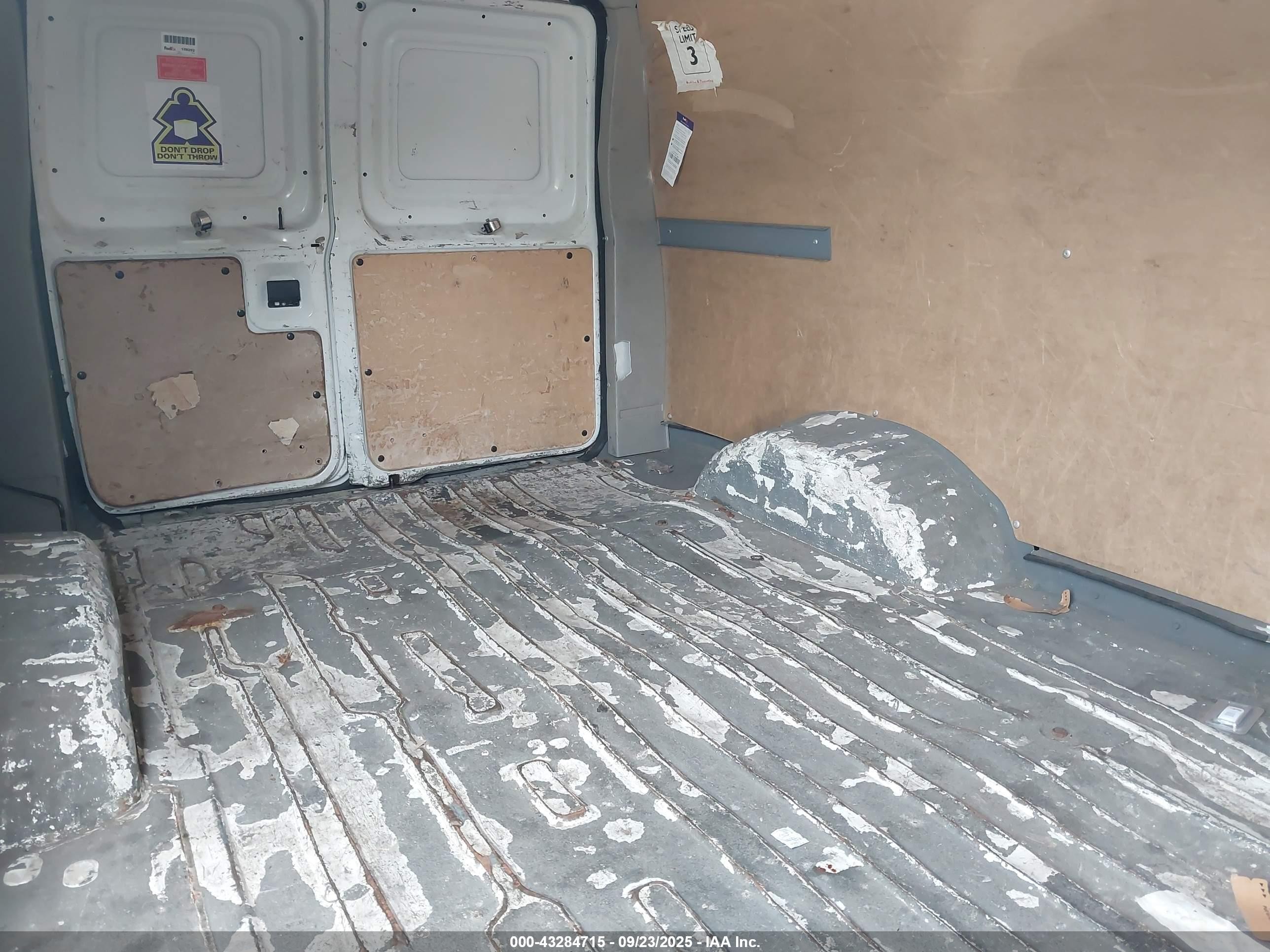 2010 Ford E-150 Commercial/recreational White vin: 1FTNE1EW5ADA91285