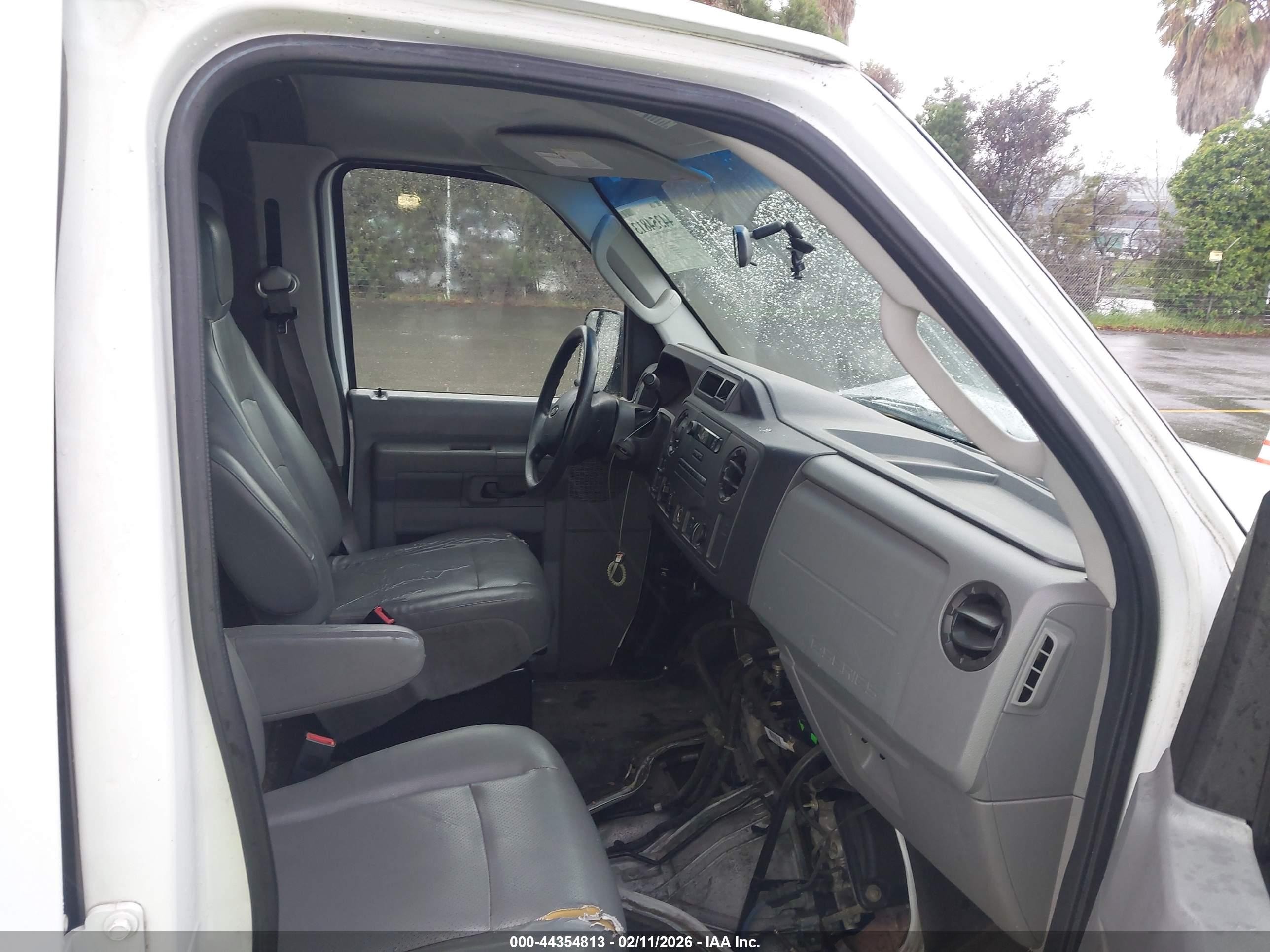 2011 Ford E-150 Commercial White vin: 1FTNE1EW5BDB14209