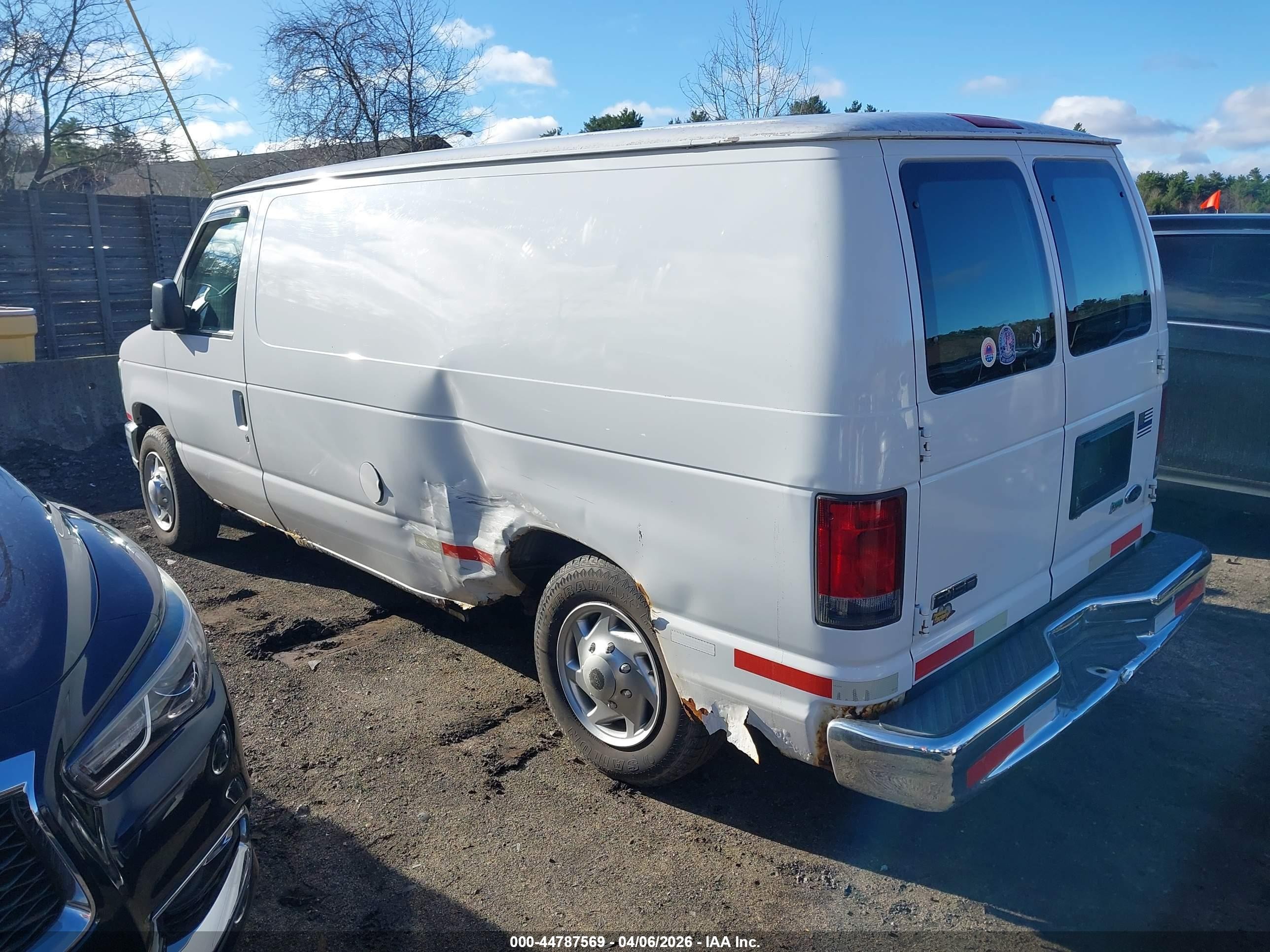 2010 Ford E-150 Commercial/recreational White vin: 1FTNE1EW6ADA69263