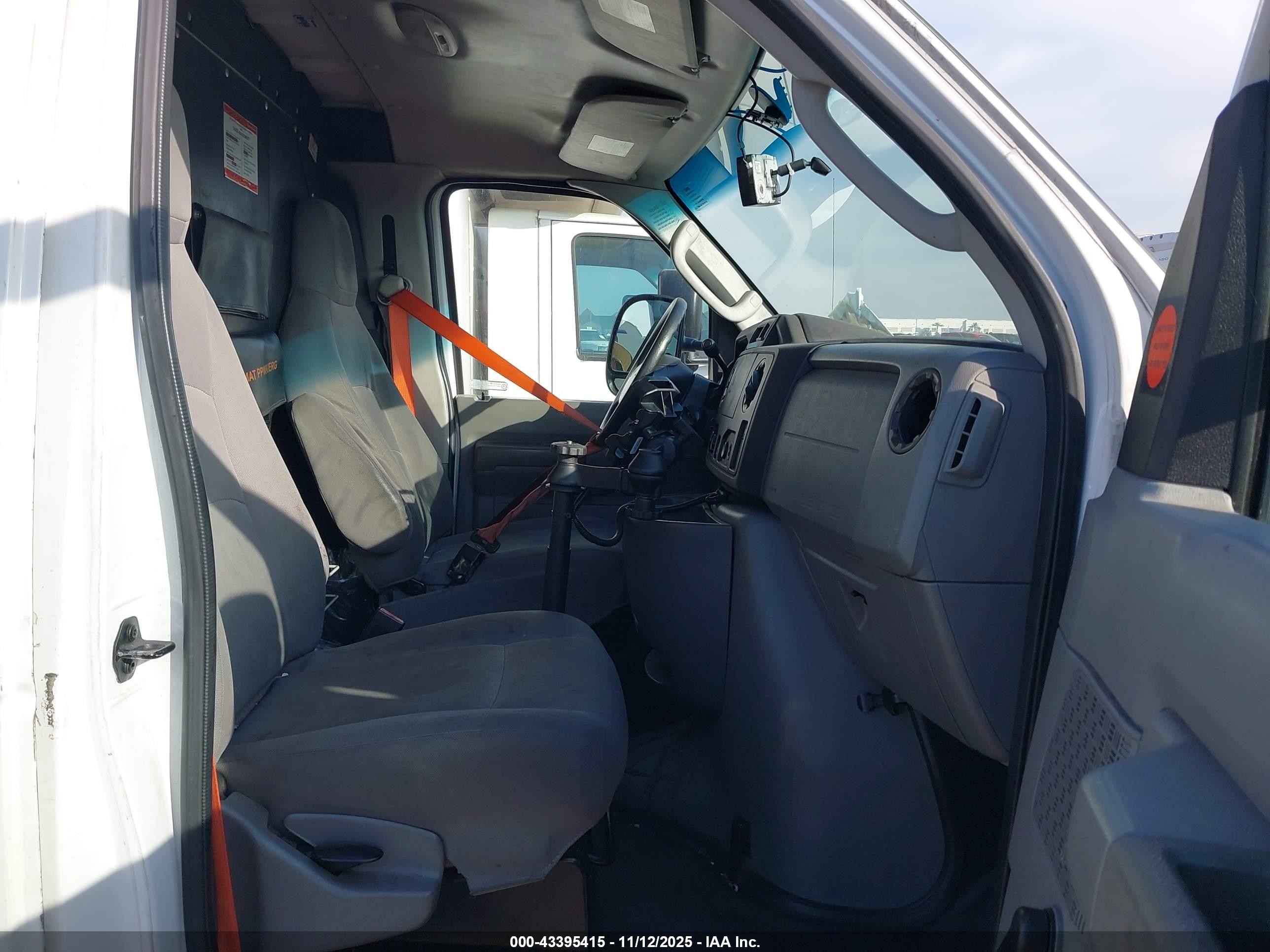 2010 Ford E-150 Commercial/recreational White vin: 1FTNE1EW6ADA90968