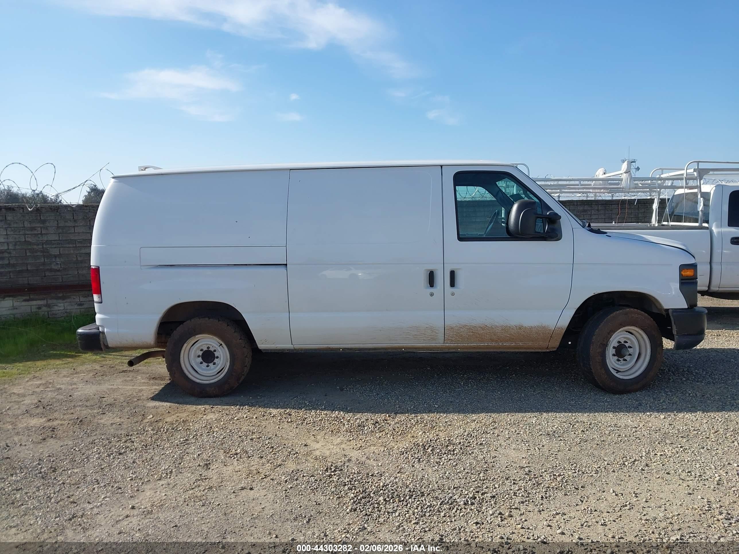 2010 Ford E-150 Commercial/recreational White vin: 1FTNE1EW6ADA91196