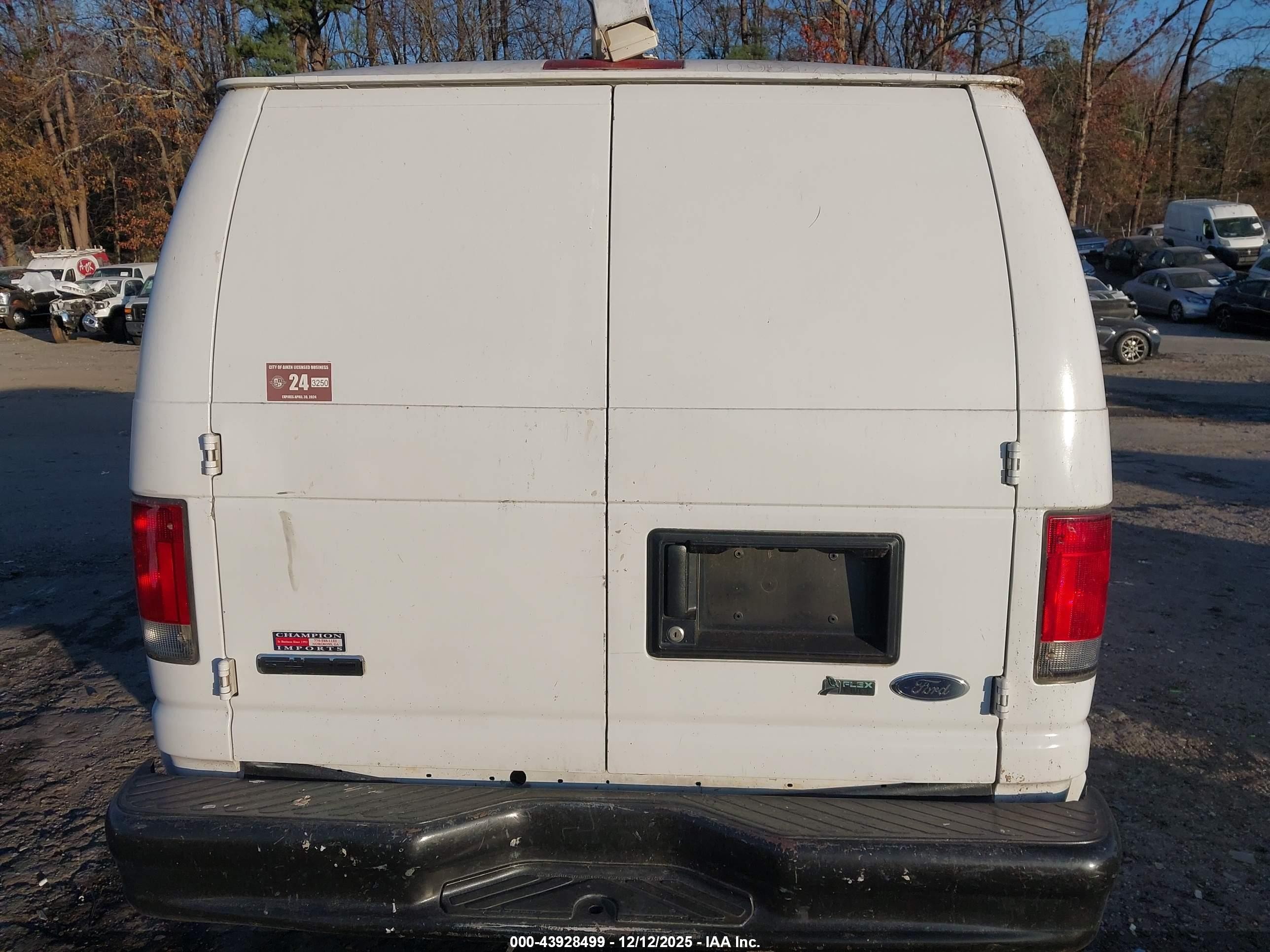 2010 Ford E-150 Commercial/recreational White vin: 1FTNE1EW6ADA91540