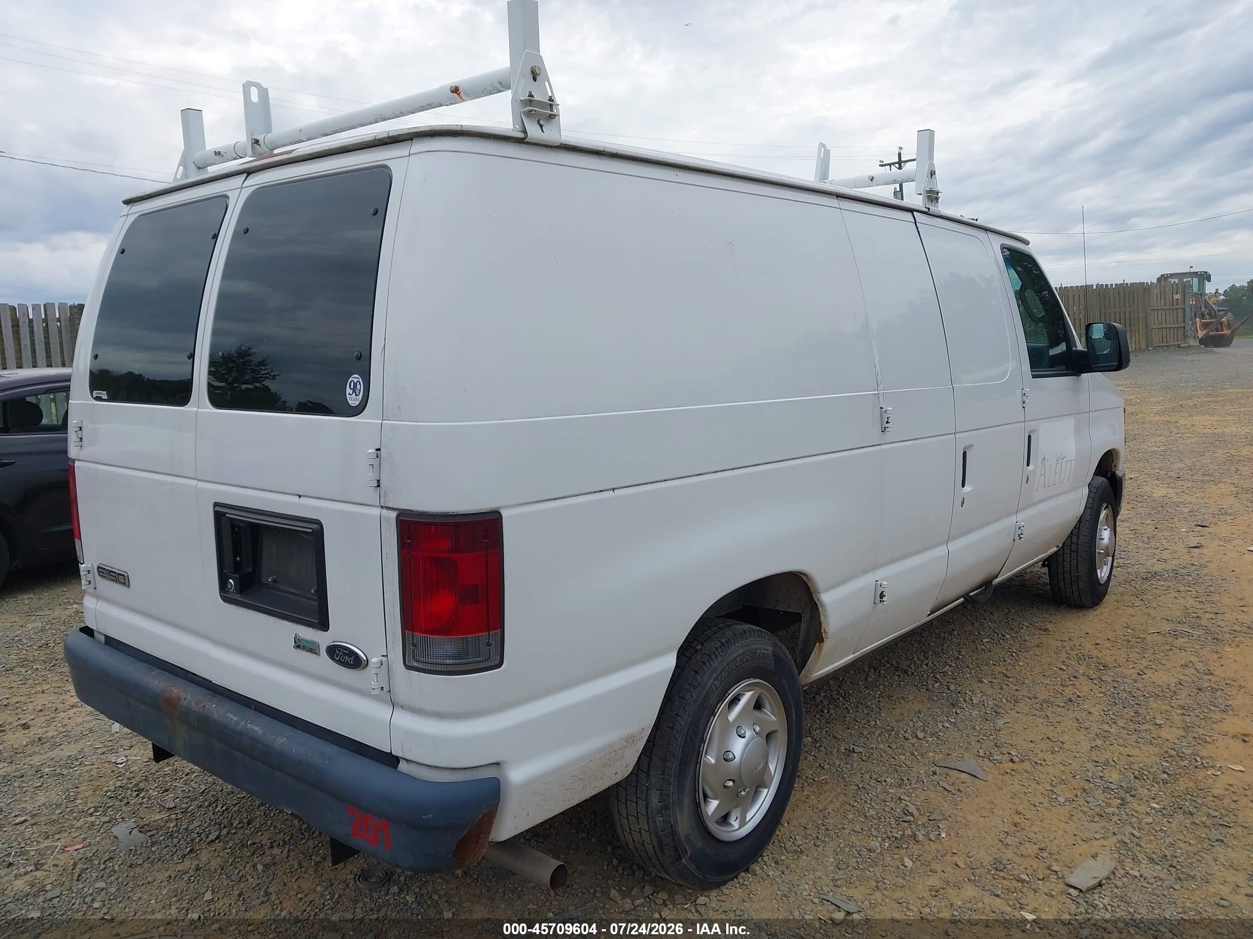 2010 Ford E-150 Commercial/recreational White vin: 1FTNE1EW7ADA14935