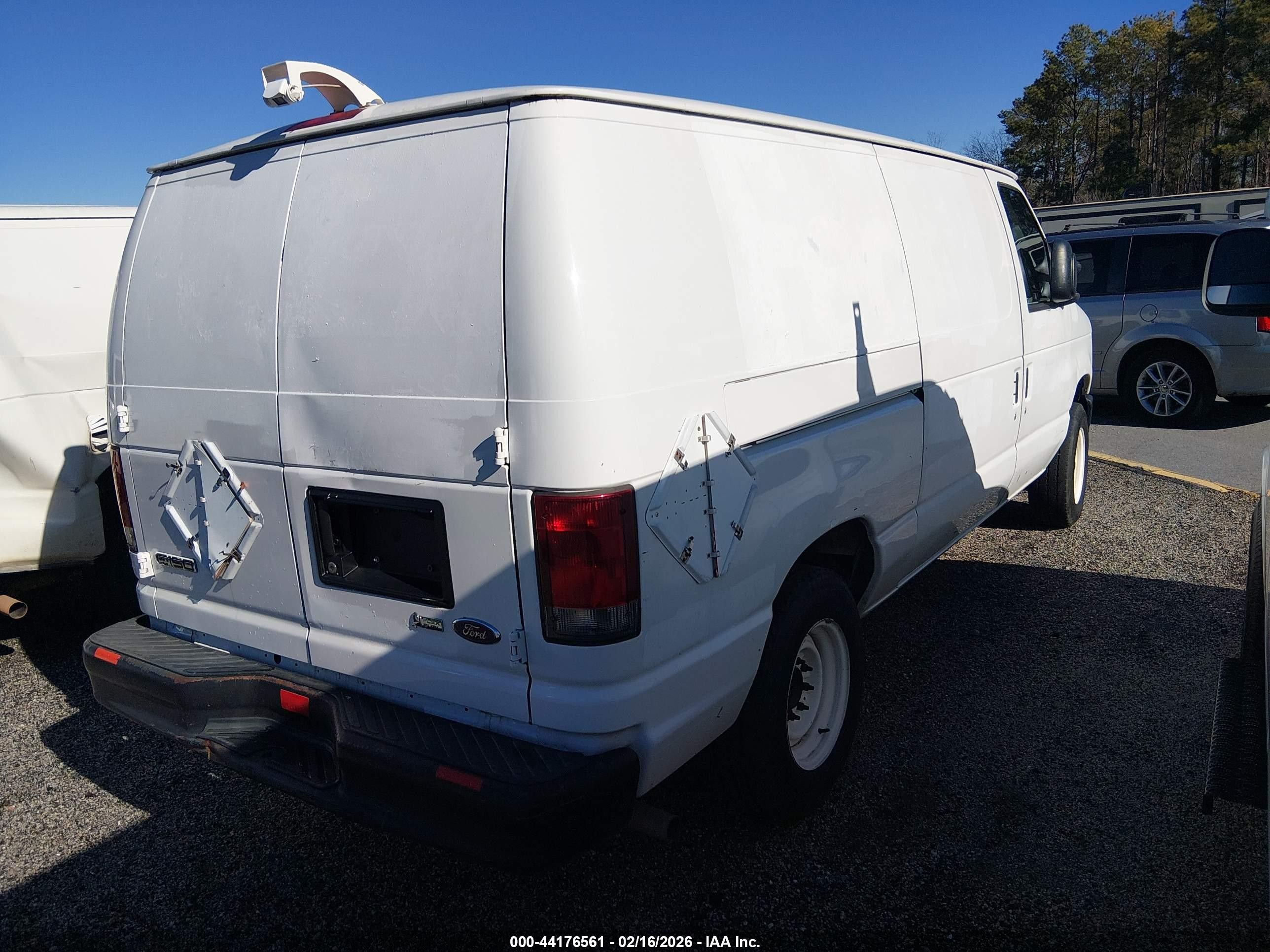 2010 Ford E-150 Commercial/recreational White vin: 1FTNE1EW7ADA90557