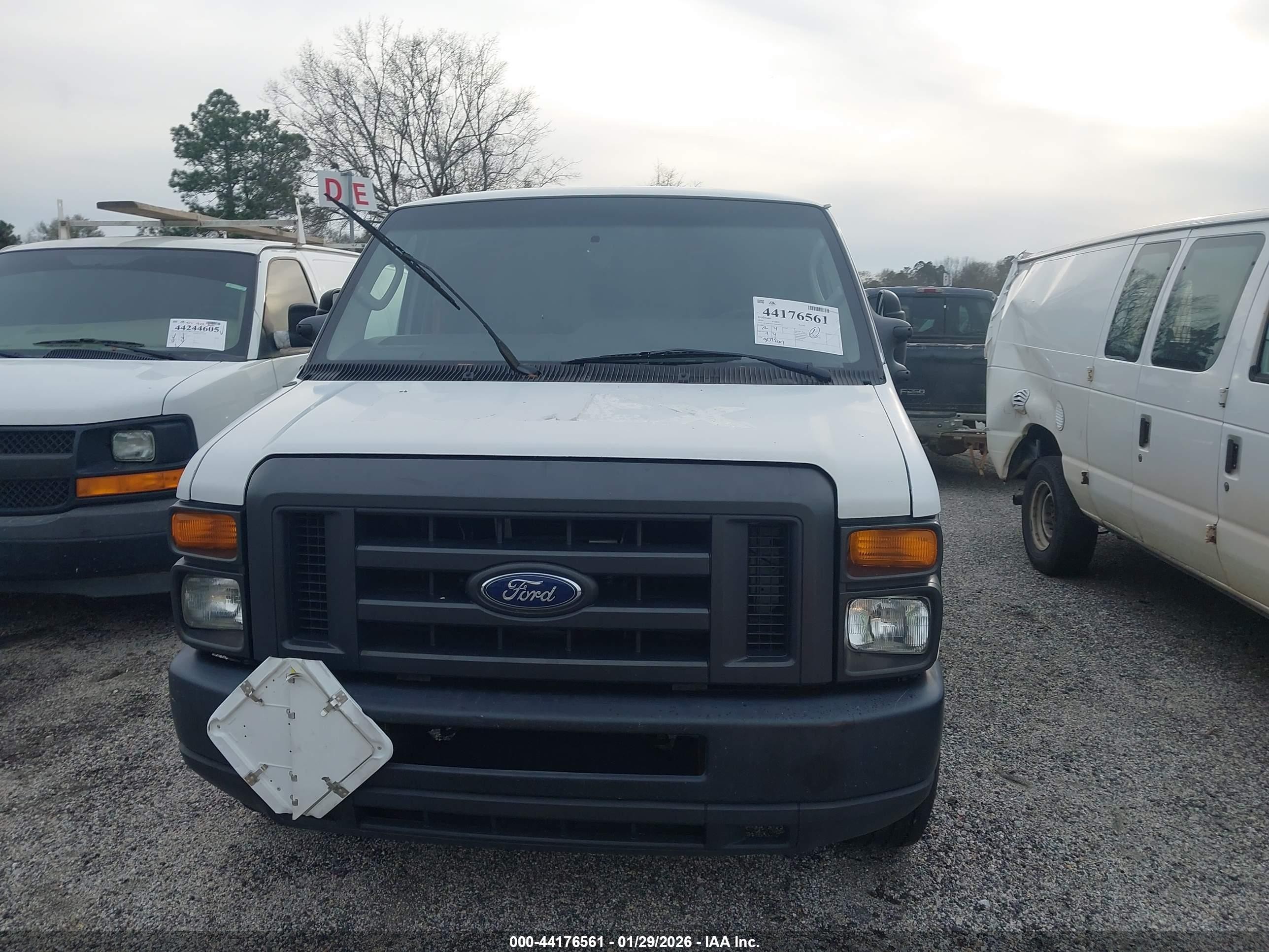 2010 Ford E-150 Commercial/recreational White vin: 1FTNE1EW7ADA90557