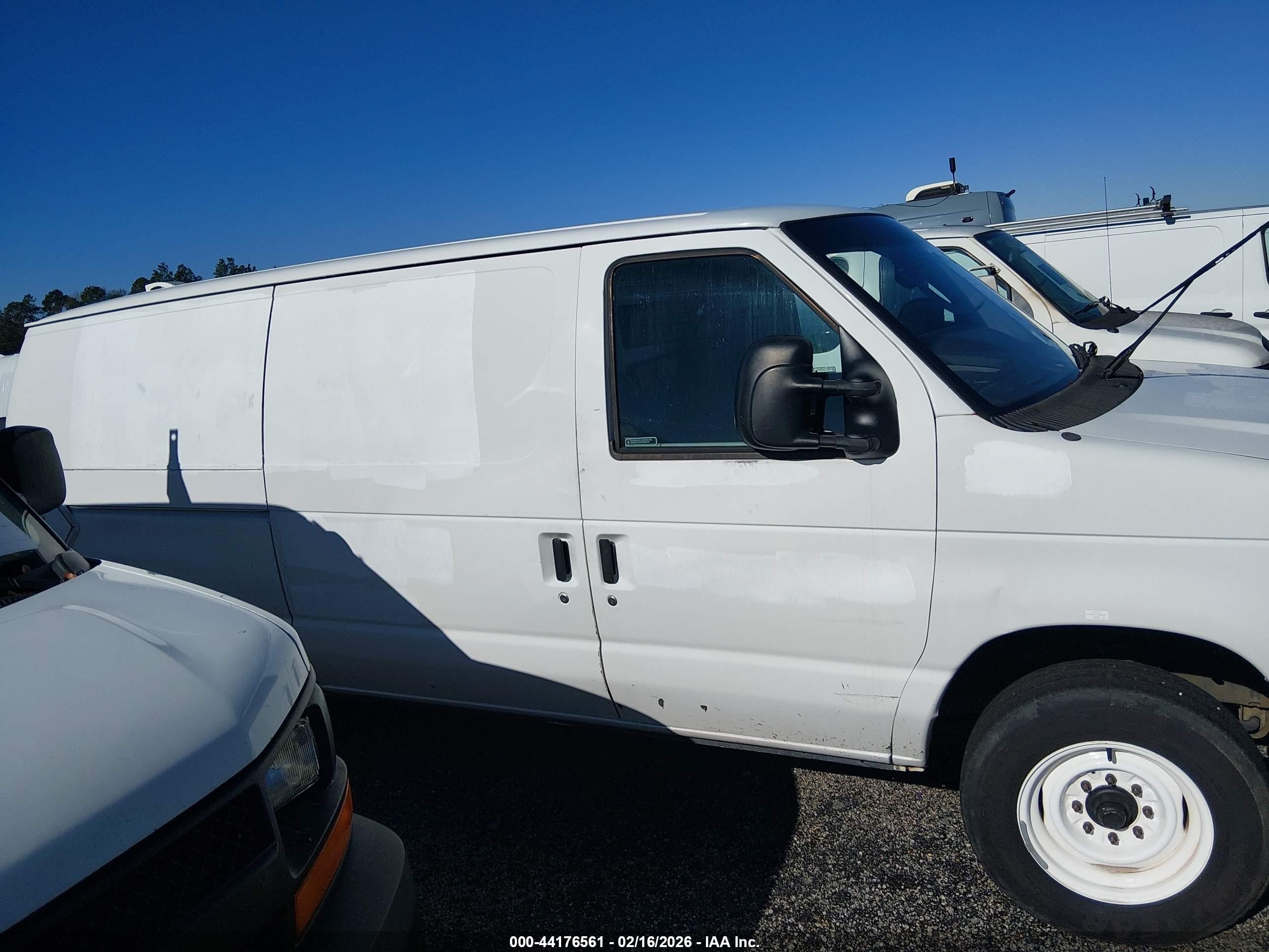 2010 Ford E-150 Commercial/recreational White vin: 1FTNE1EW7ADA90557