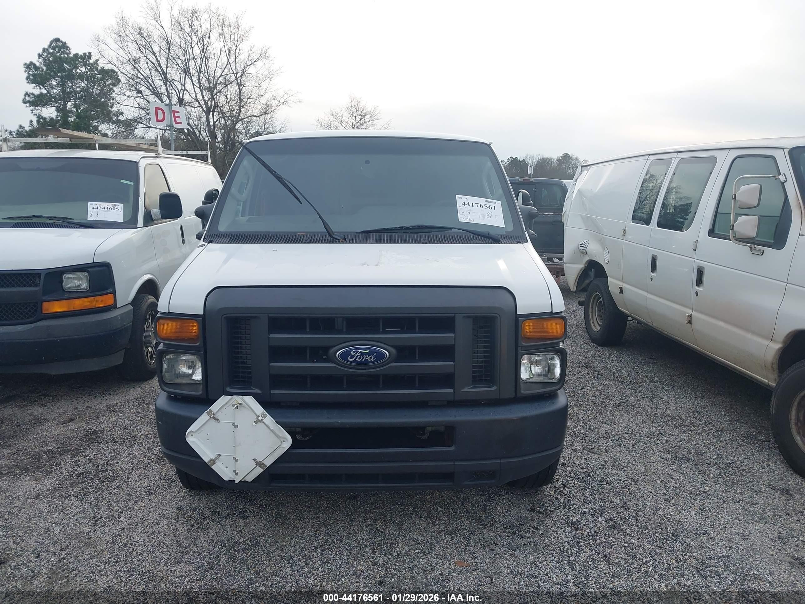 2010 Ford E-150 Commercial/recreational White vin: 1FTNE1EW7ADA90557
