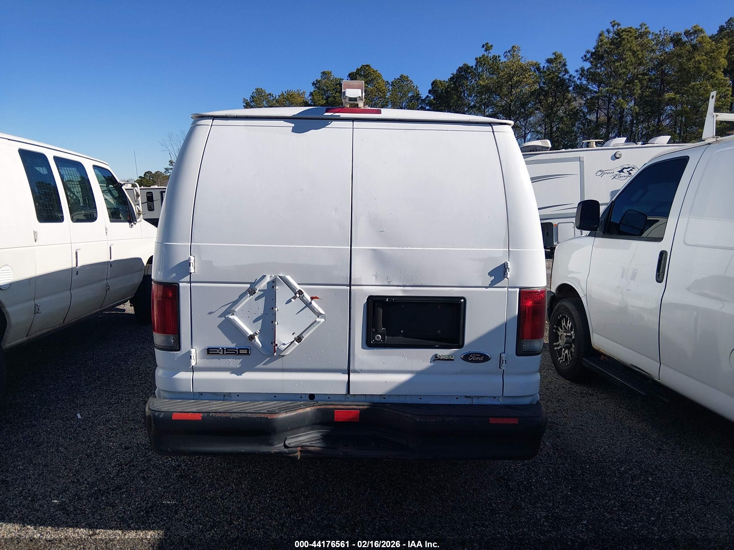 2010 Ford E-150 Commercial/recreational White vin: 1FTNE1EW7ADA90557
