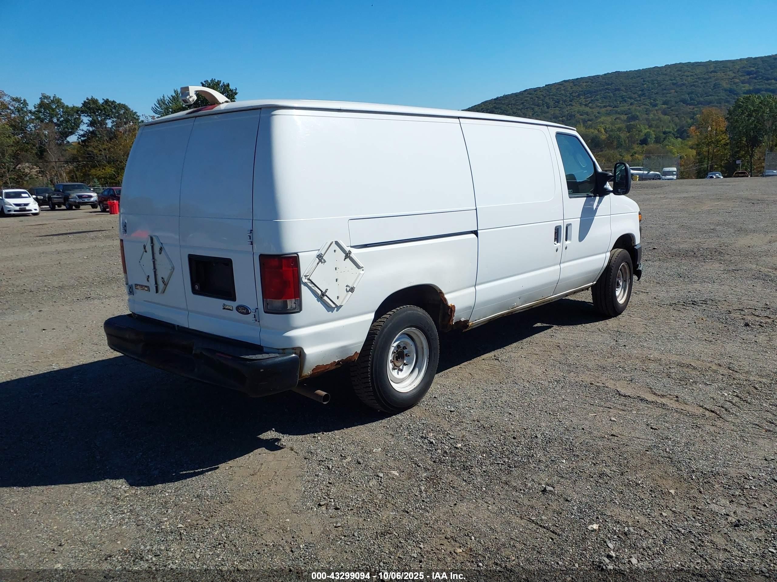 2010 Ford E-150 Commercial/recreational White vin: 1FTNE1EW7ADA91742