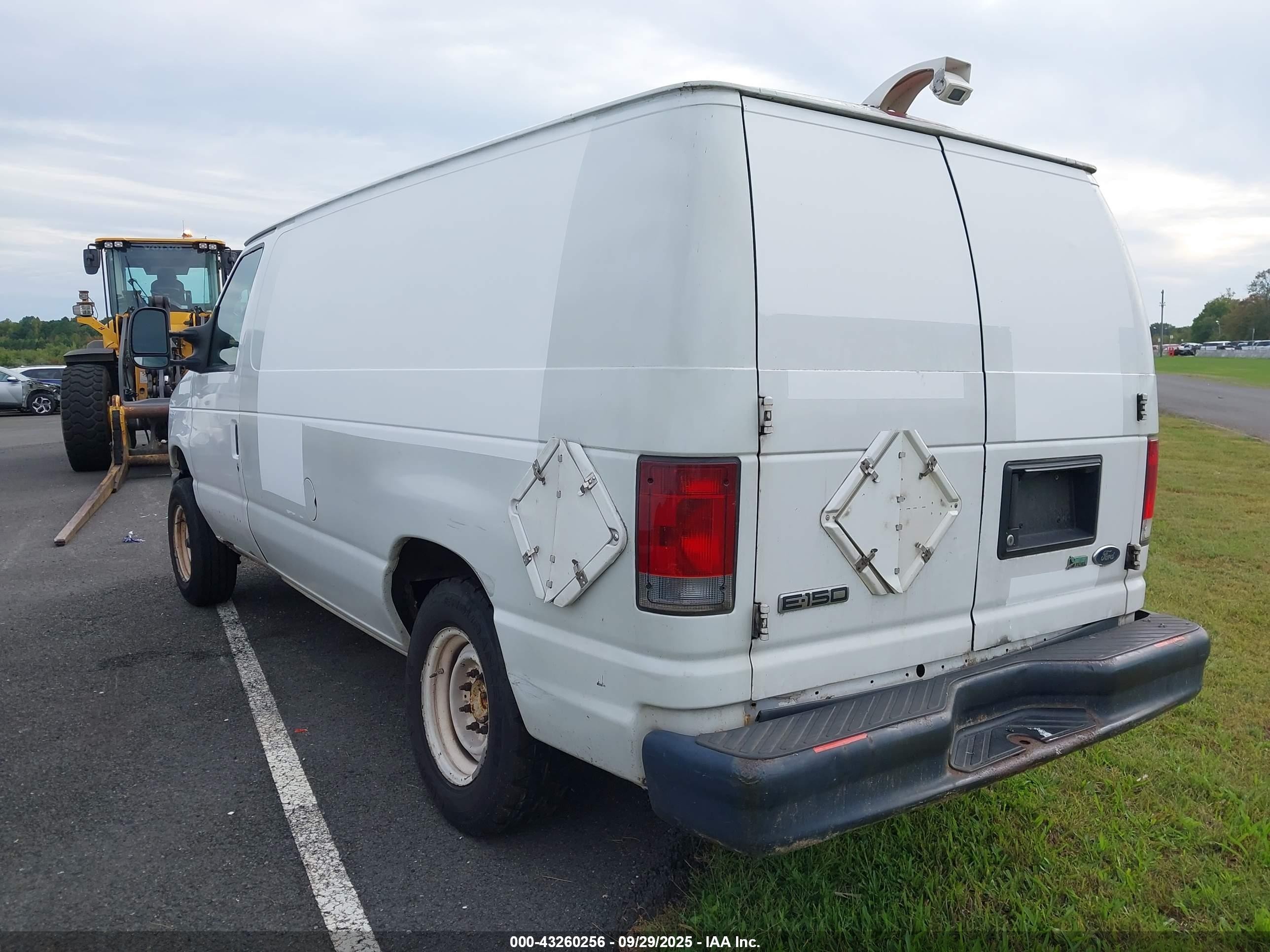 2010 Ford E-150 Commercial/recreational Белый vin: 1FTNE1EW7ADA91790