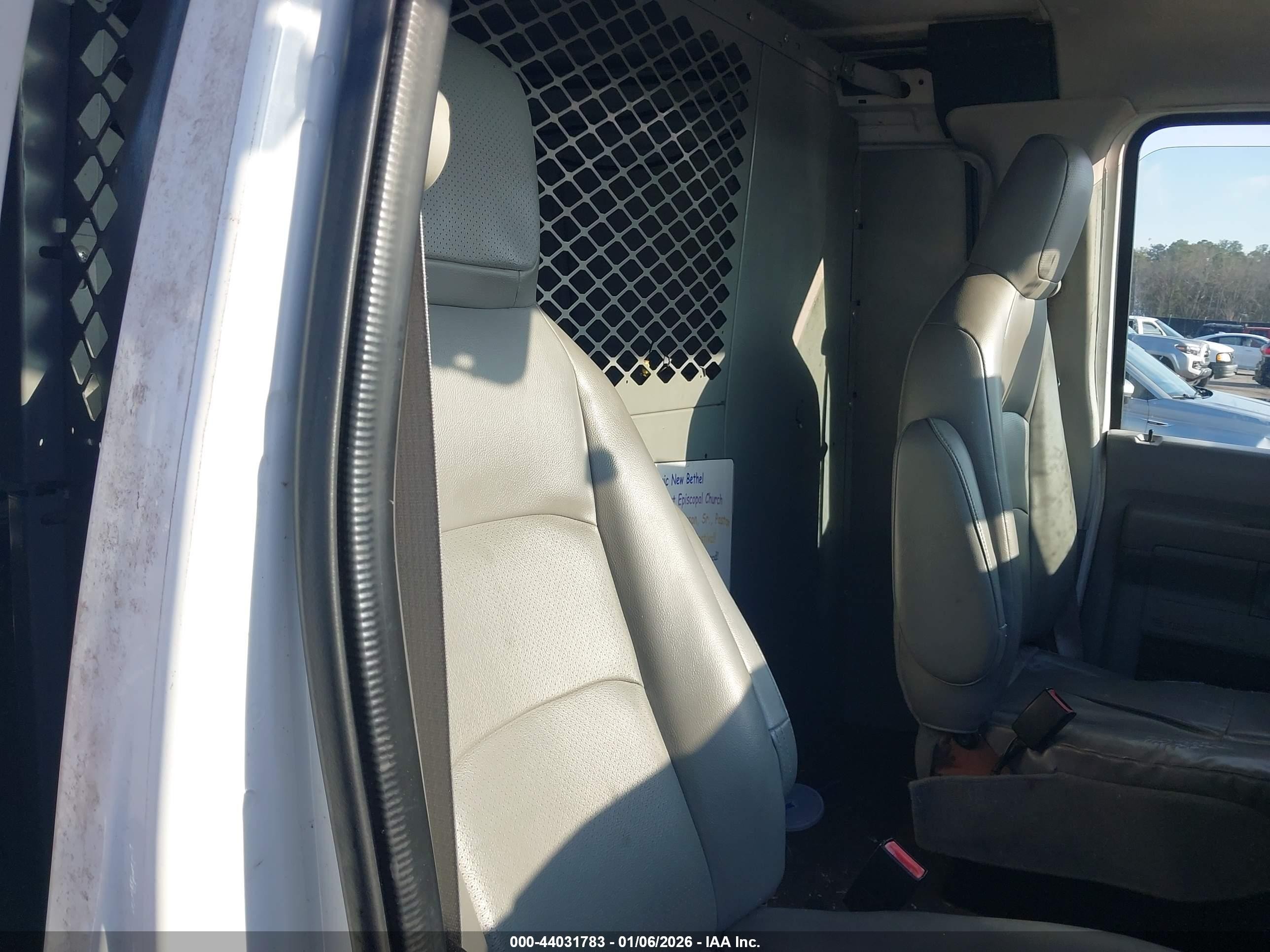 2010 Ford E-150 Commercial/recreational White vin: 1FTNE1EW7ADA95824
