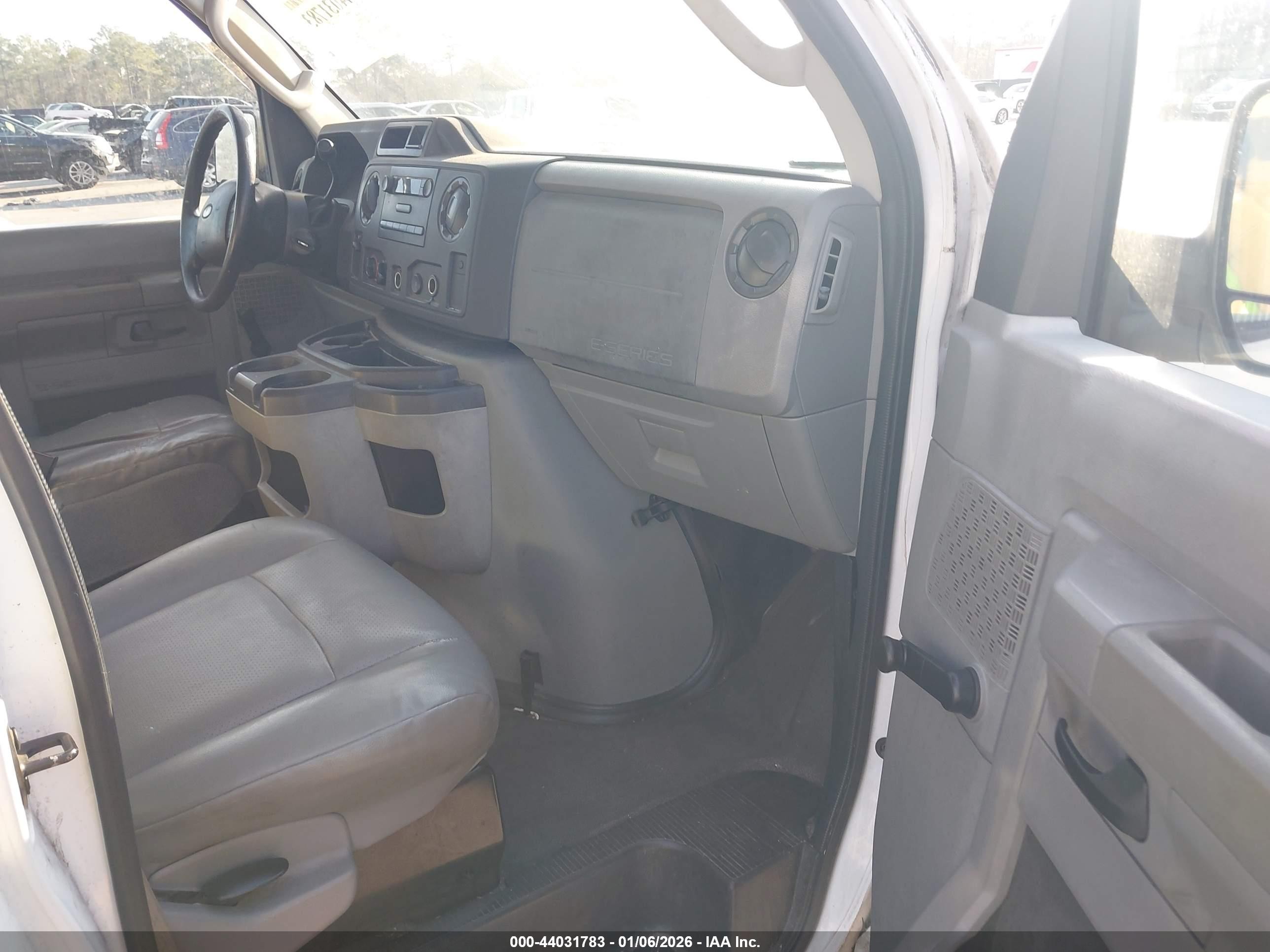 2010 Ford E-150 Commercial/recreational White vin: 1FTNE1EW7ADA95824