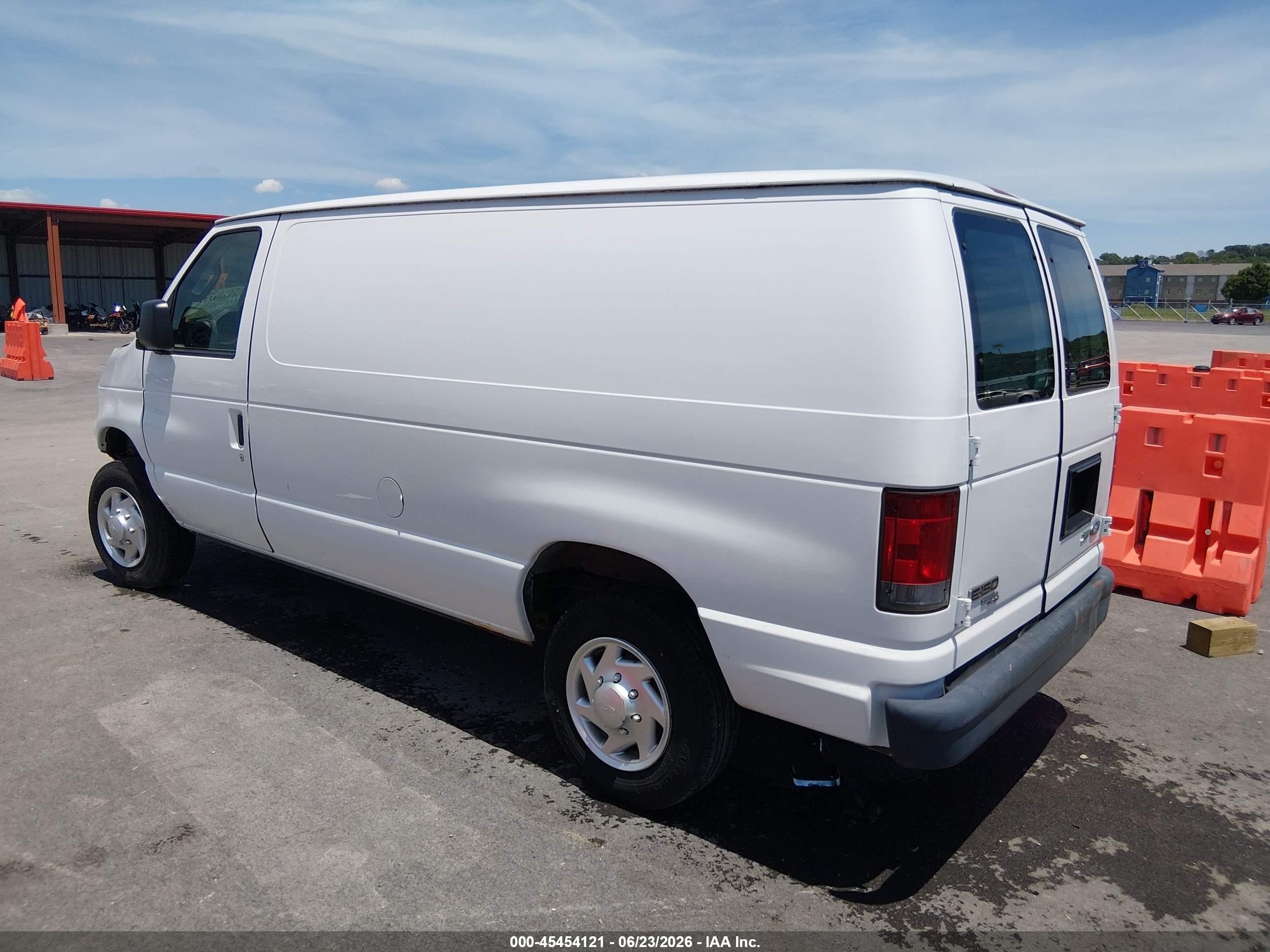 2012 Ford E-150   White vin: 1FTNE1EW7CDA76614