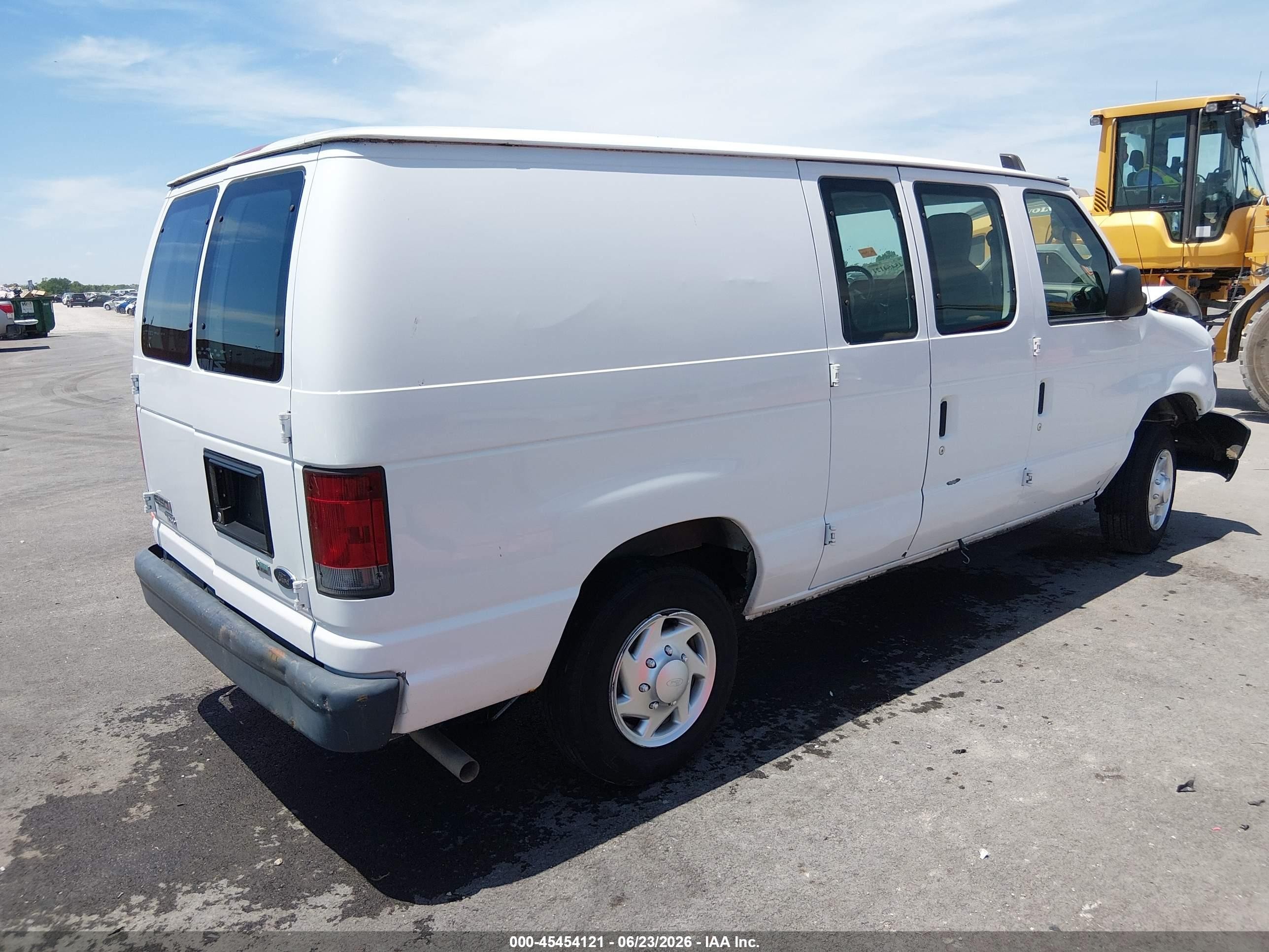 2012 Ford E-150   White vin: 1FTNE1EW7CDA76614