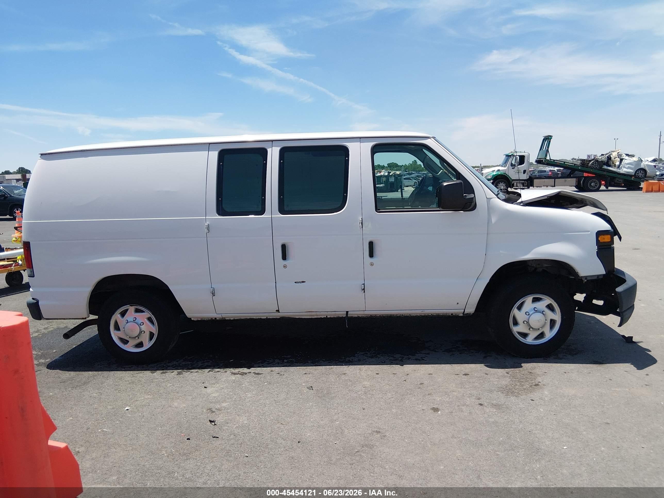 2012 Ford E-150   White vin: 1FTNE1EW7CDA76614