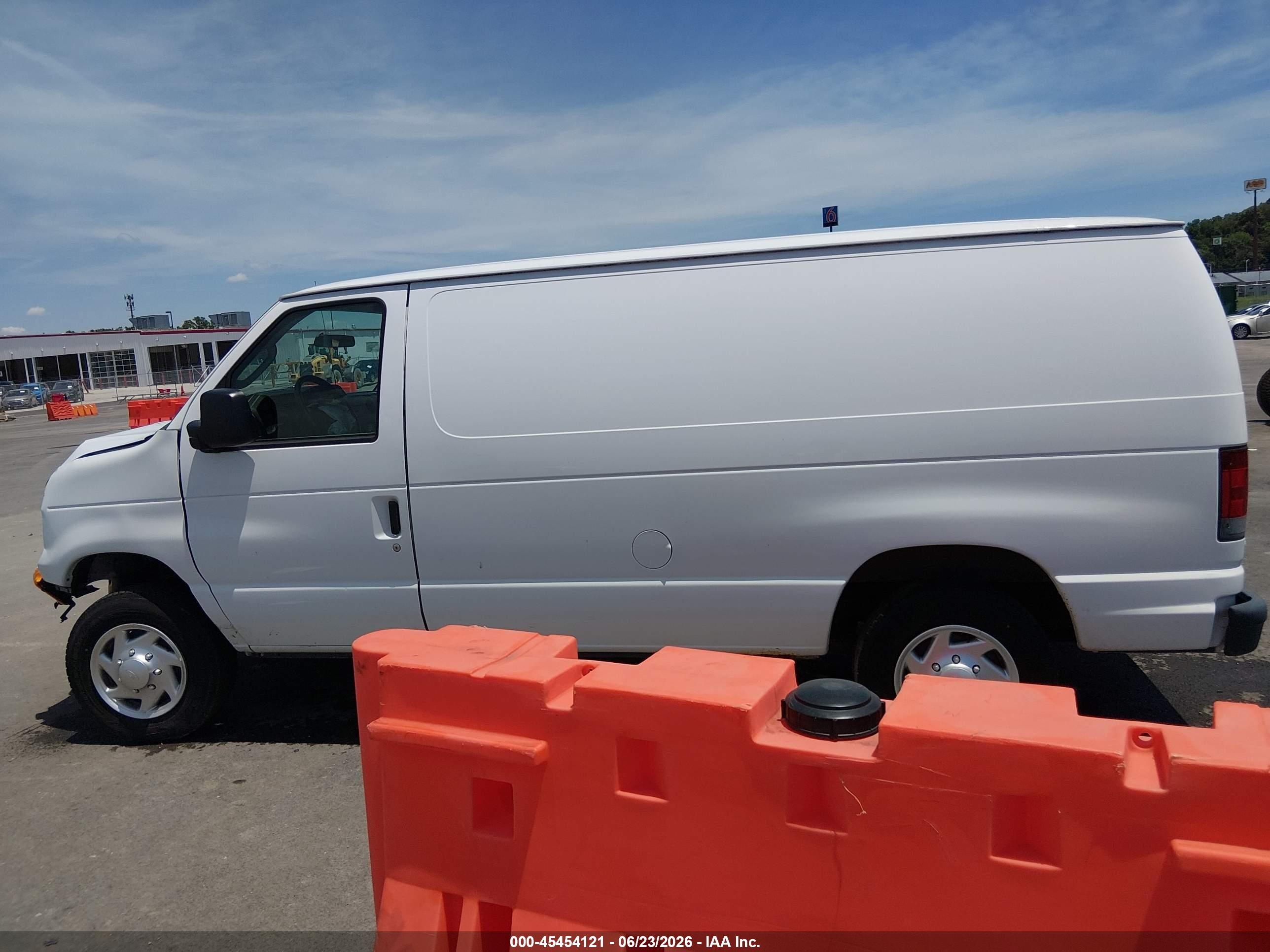2012 Ford E-150   White vin: 1FTNE1EW7CDA76614