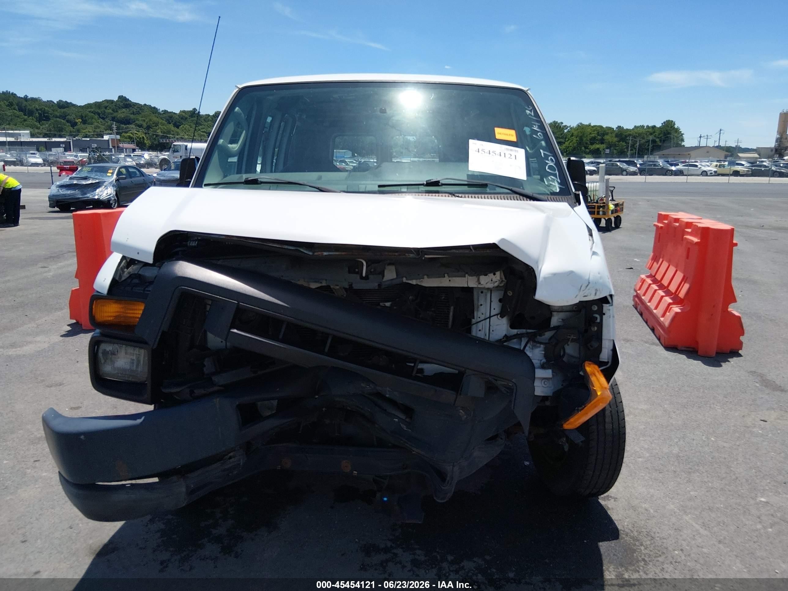 2012 Ford E-150   White vin: 1FTNE1EW7CDA76614