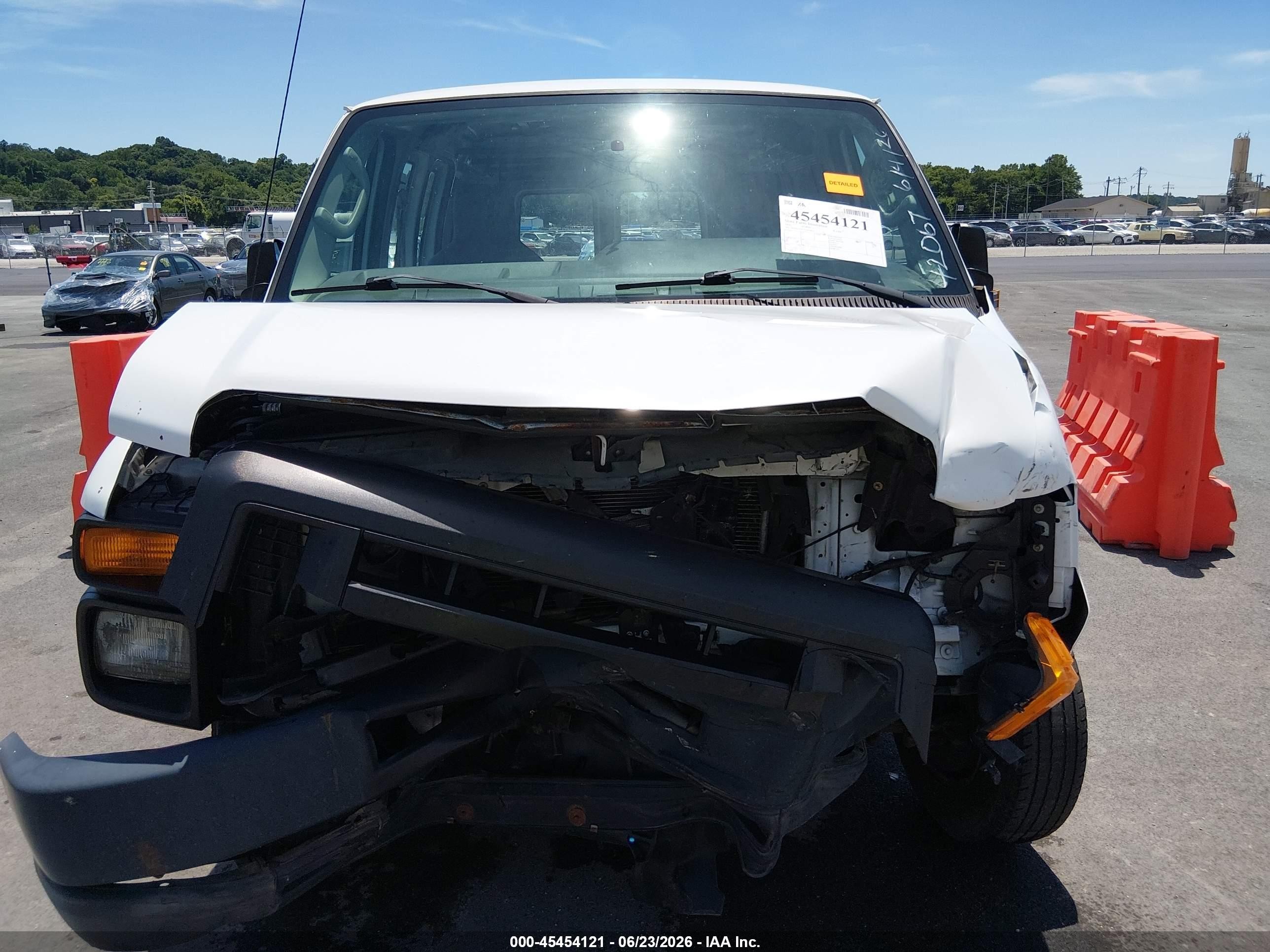 2012 Ford E-150   White vin: 1FTNE1EW7CDA76614