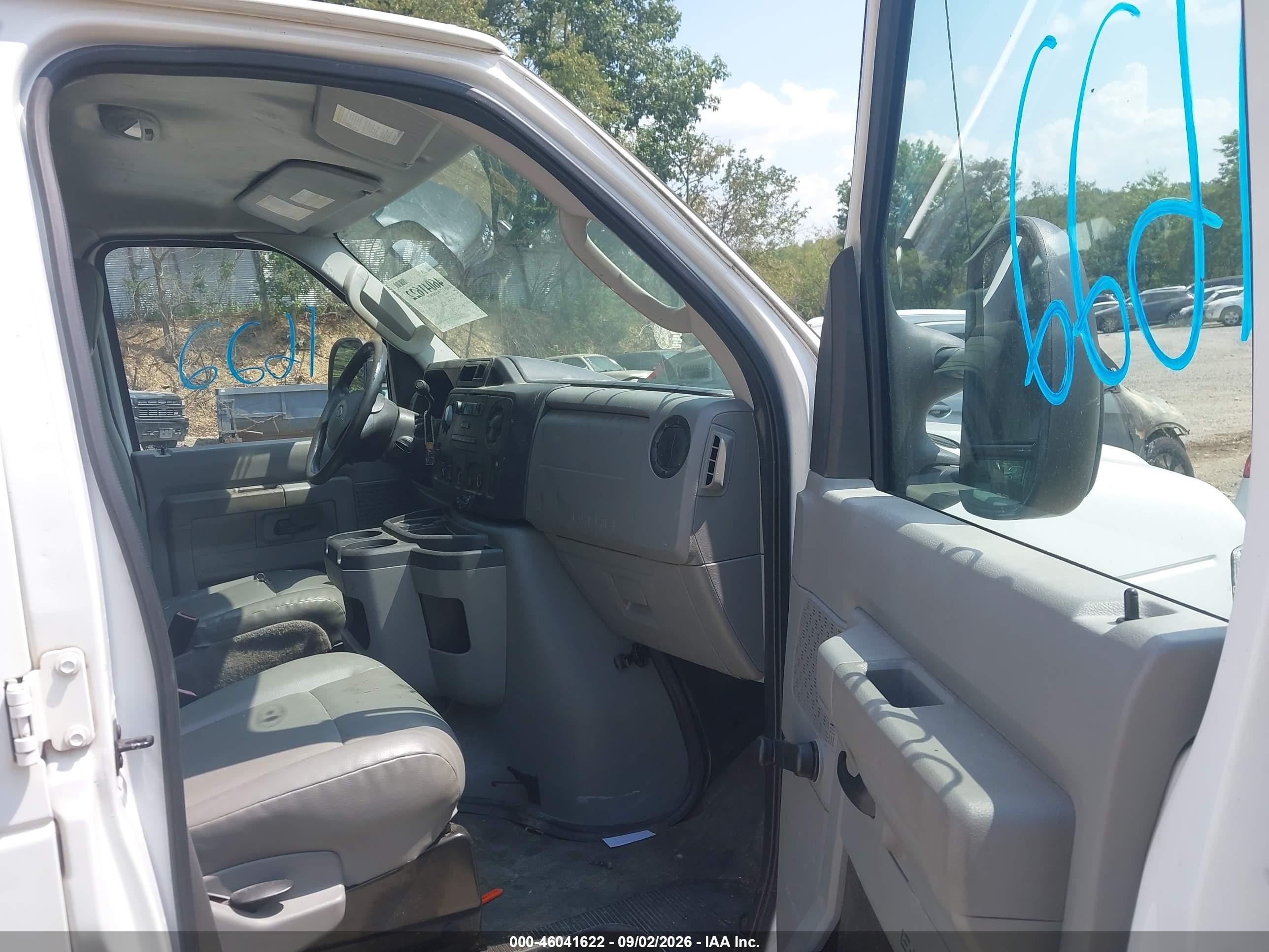 2013 Ford E-150 Commercial White vin: 1FTNE1EW7DDA08024