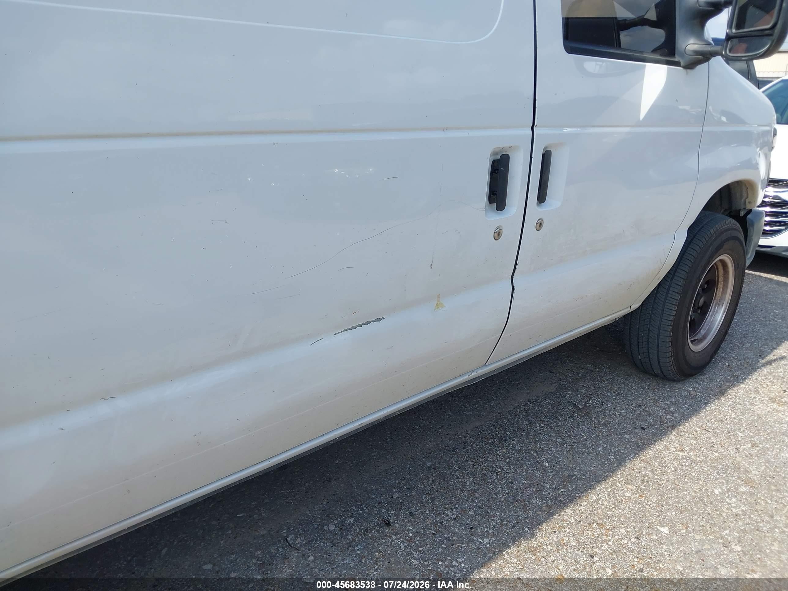 2013 Ford E-150 Commercial White vin: 1FTNE1EW7DDA34011