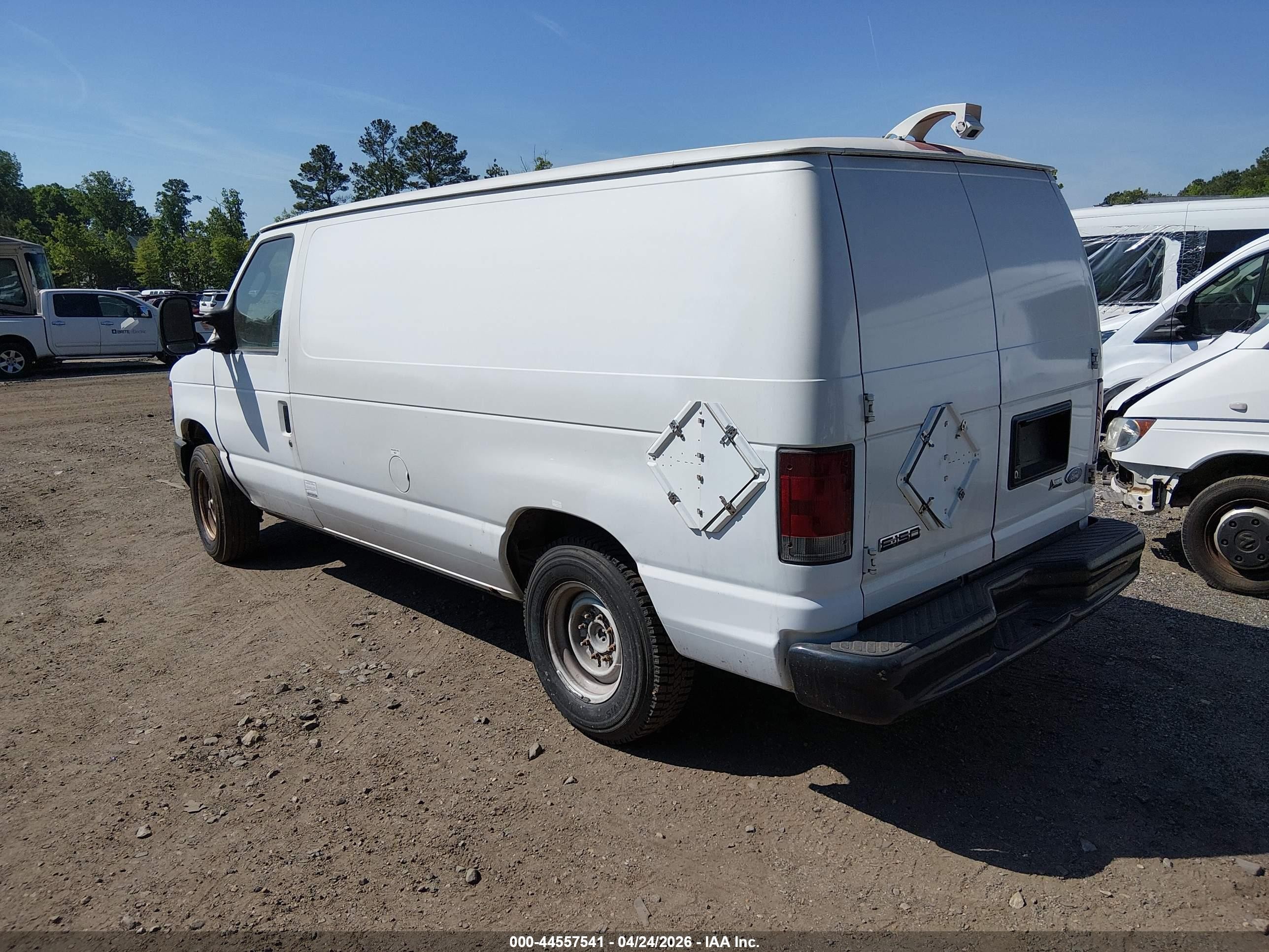 2010 Ford E-150 Commercial/recreational White vin: 1FTNE1EW8ADA90678
