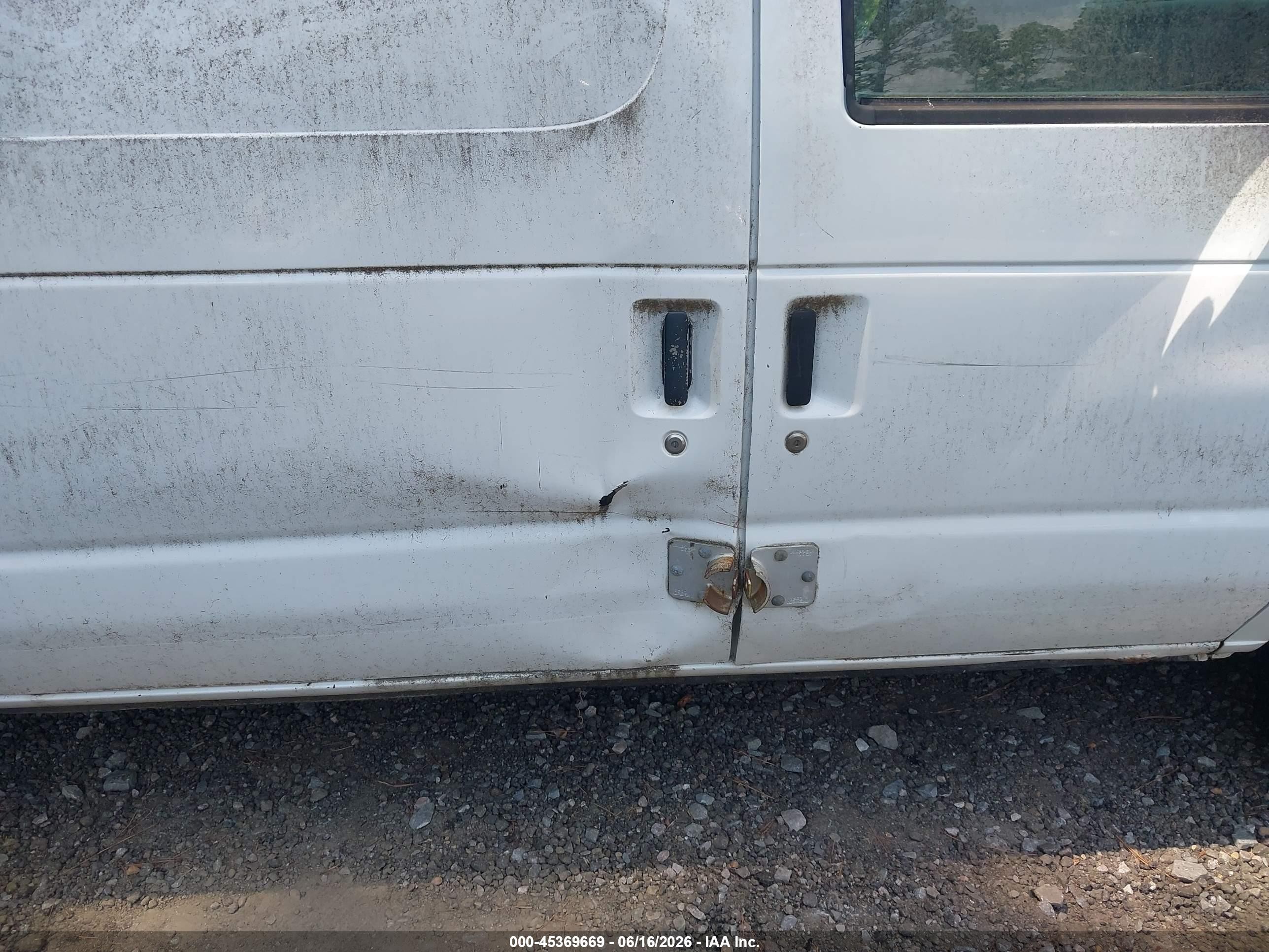 2011 Ford E-150 Commercial White vin: 1FTNE1EW8BDA95851