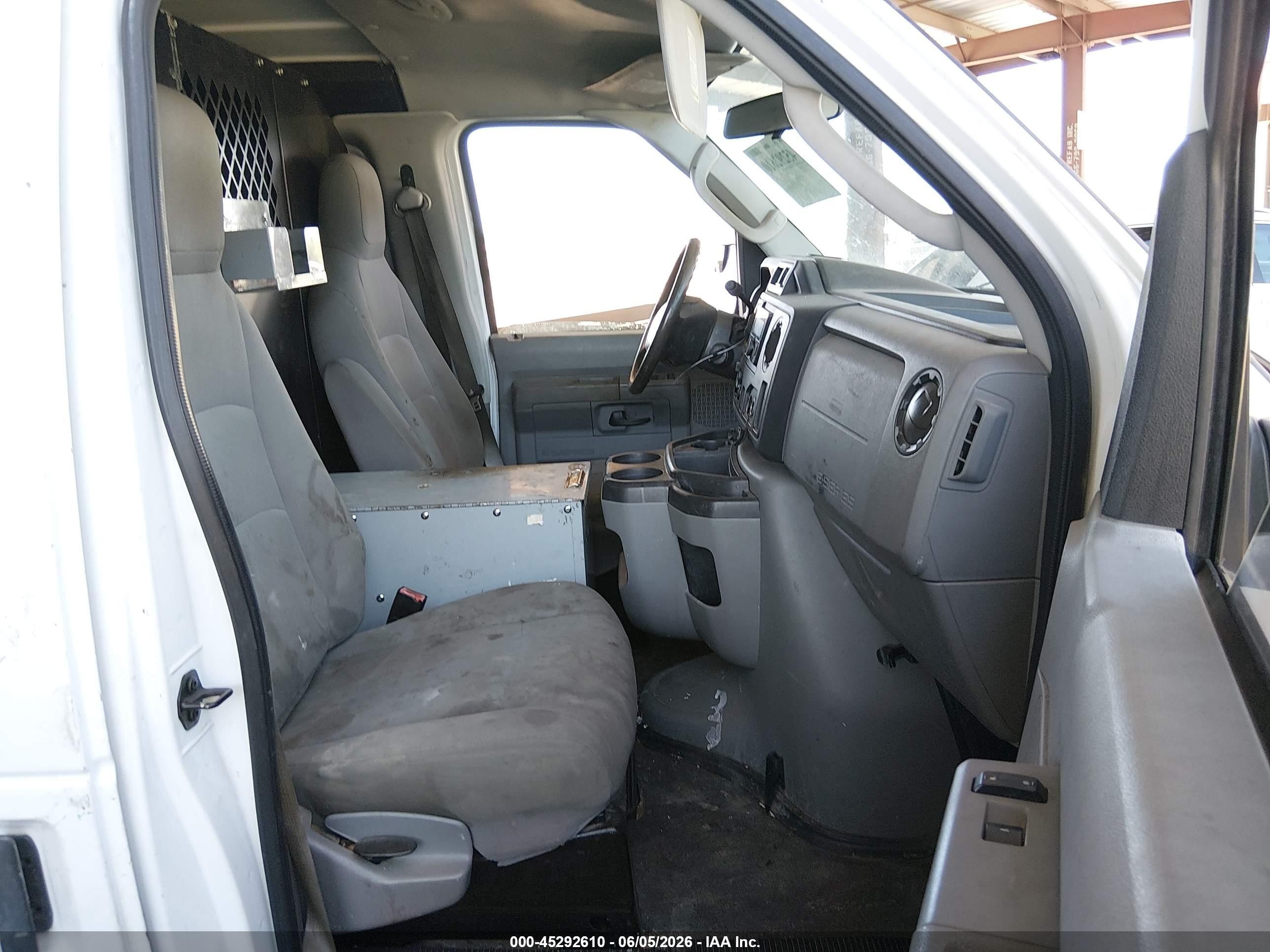 2010 Ford E-150 Commercial/recreational White vin: 1FTNE1EW9ADA98322